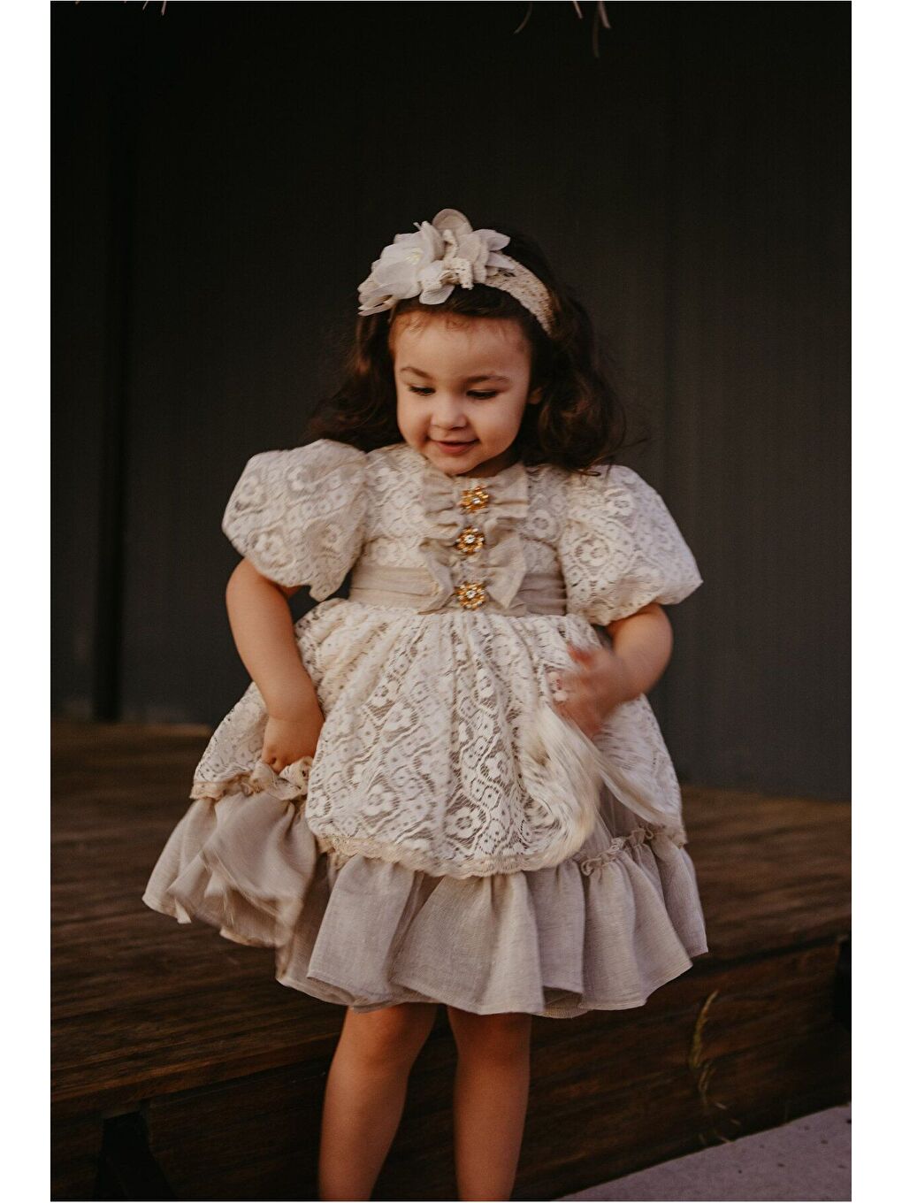 Bej Dantel İşlemeli Prenses Model Kabarık Kız Çocuk Elbisesi_M2405