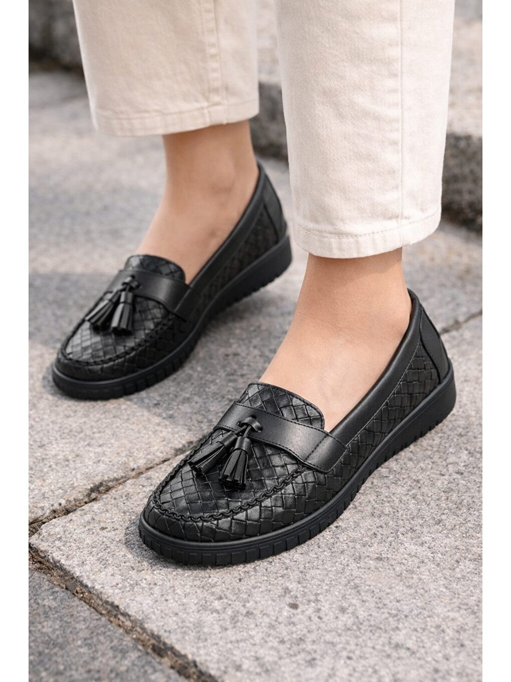 Siyah Kadın Örgü Desenli Püsküllü Rahat Comfort Loafer-2
