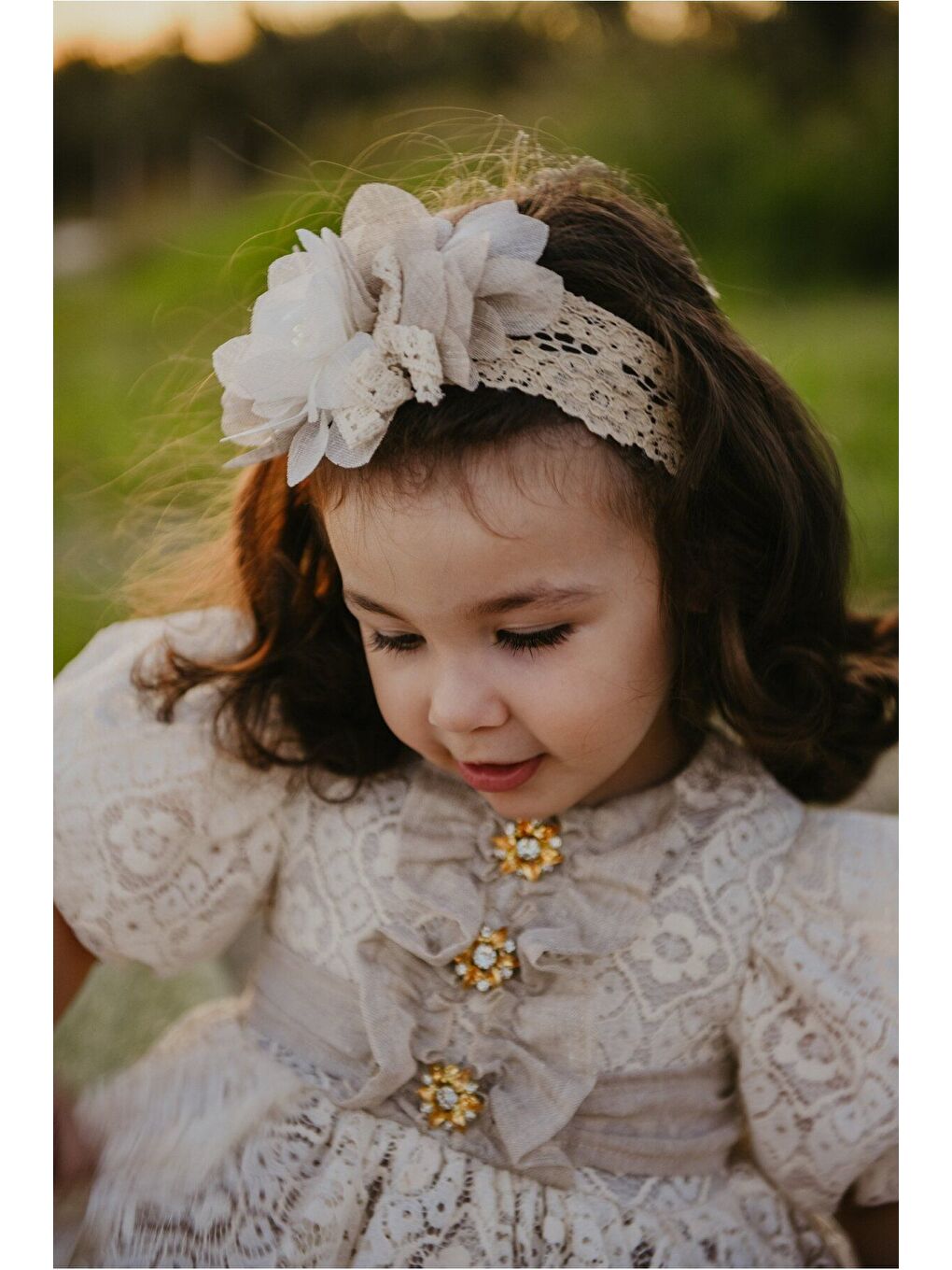 Bej Dantel İşlemeli Prenses Model Kabarık Kız Çocuk Elbisesi_M2405-1