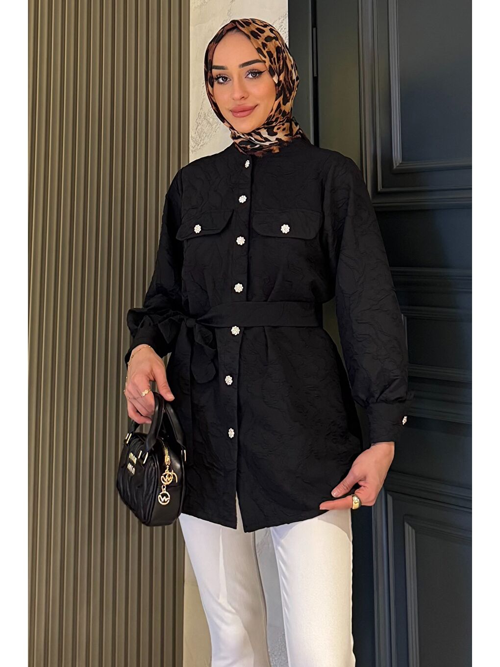 Siyah Kadın Kabartma Desenli Kuşak Detaylı Tesettür Gömlek Tunik-2