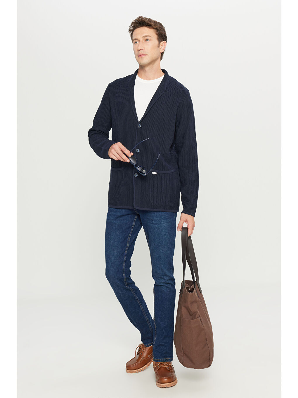 Erkek Lacivert Pamuklu Standart Fit Normal Kesim Mono Yaka Torba Cepli Jakarlı Triko Ceket-1