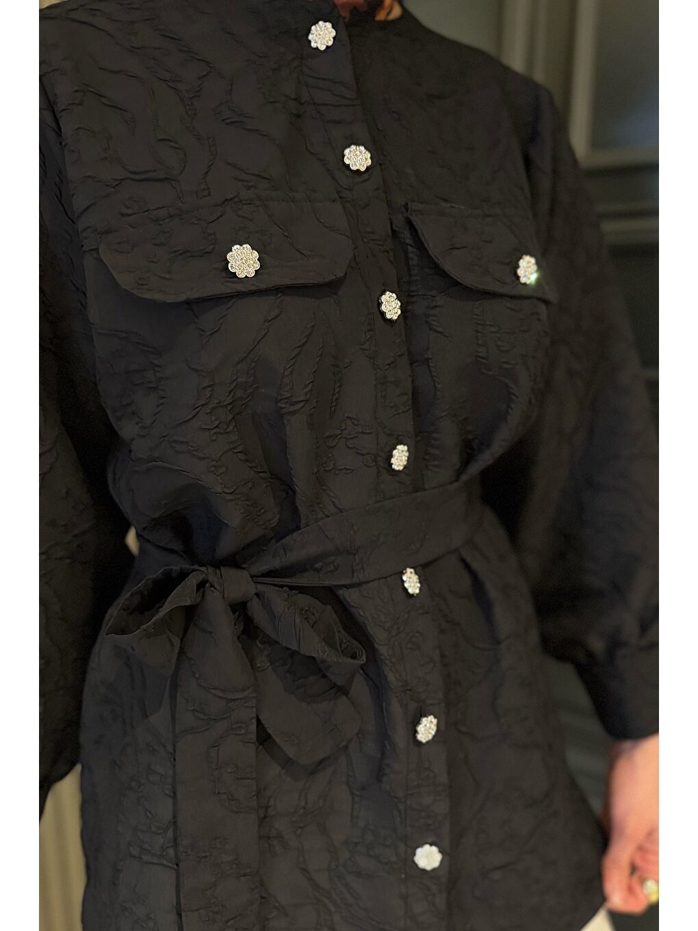 Siyah Kadın Kabartma Desenli Kuşak Detaylı Tesettür Gömlek Tunik-5