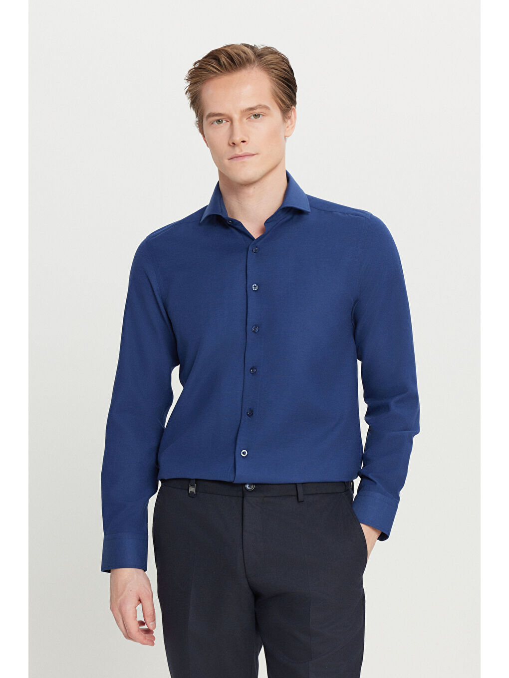 Erkek Lacivert Pamuklu Oxford Tailored Slim Fit Dar Kesim Küçük İtalyan Yaka Armürlü Gömlek