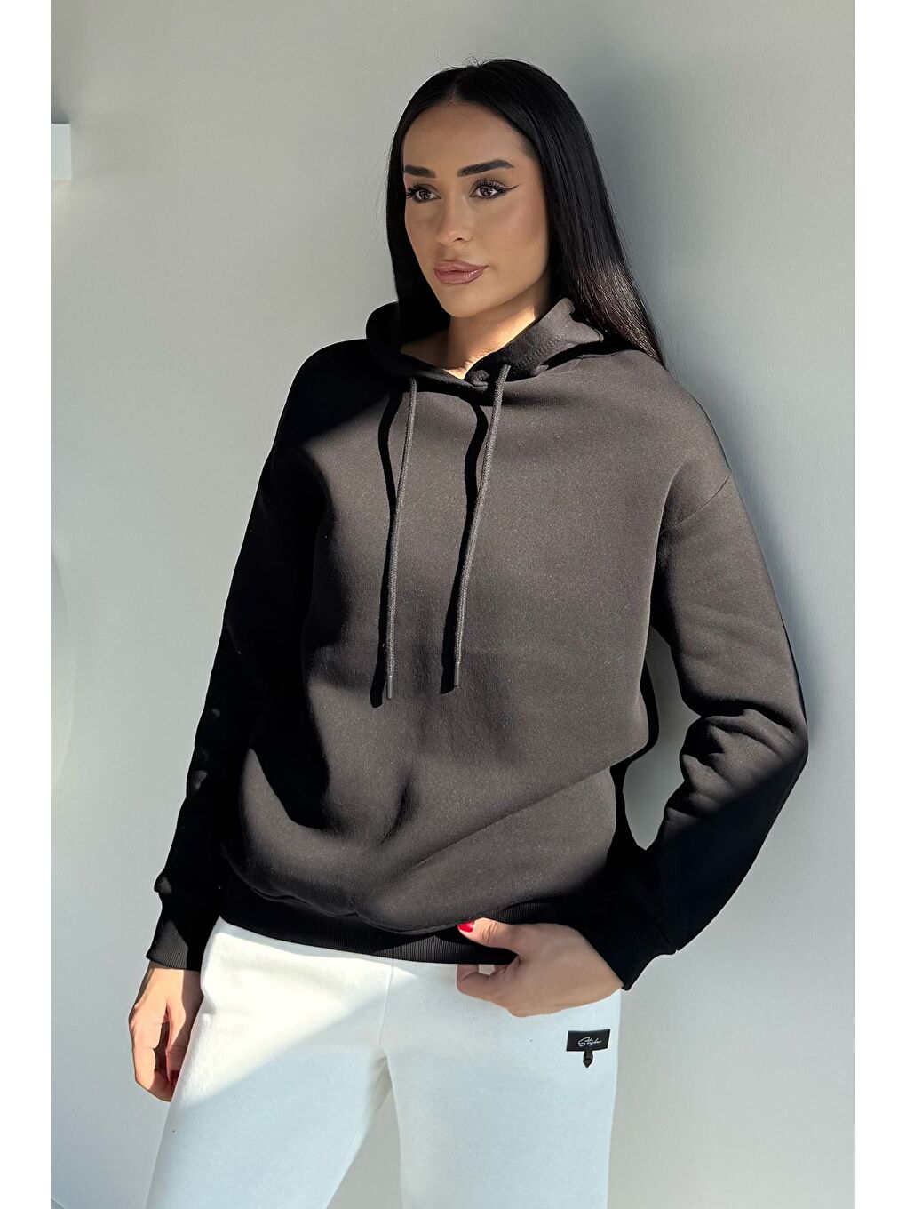 Siyah Kadın Kapüşonlu Şardonlu Basic Sweatshirt