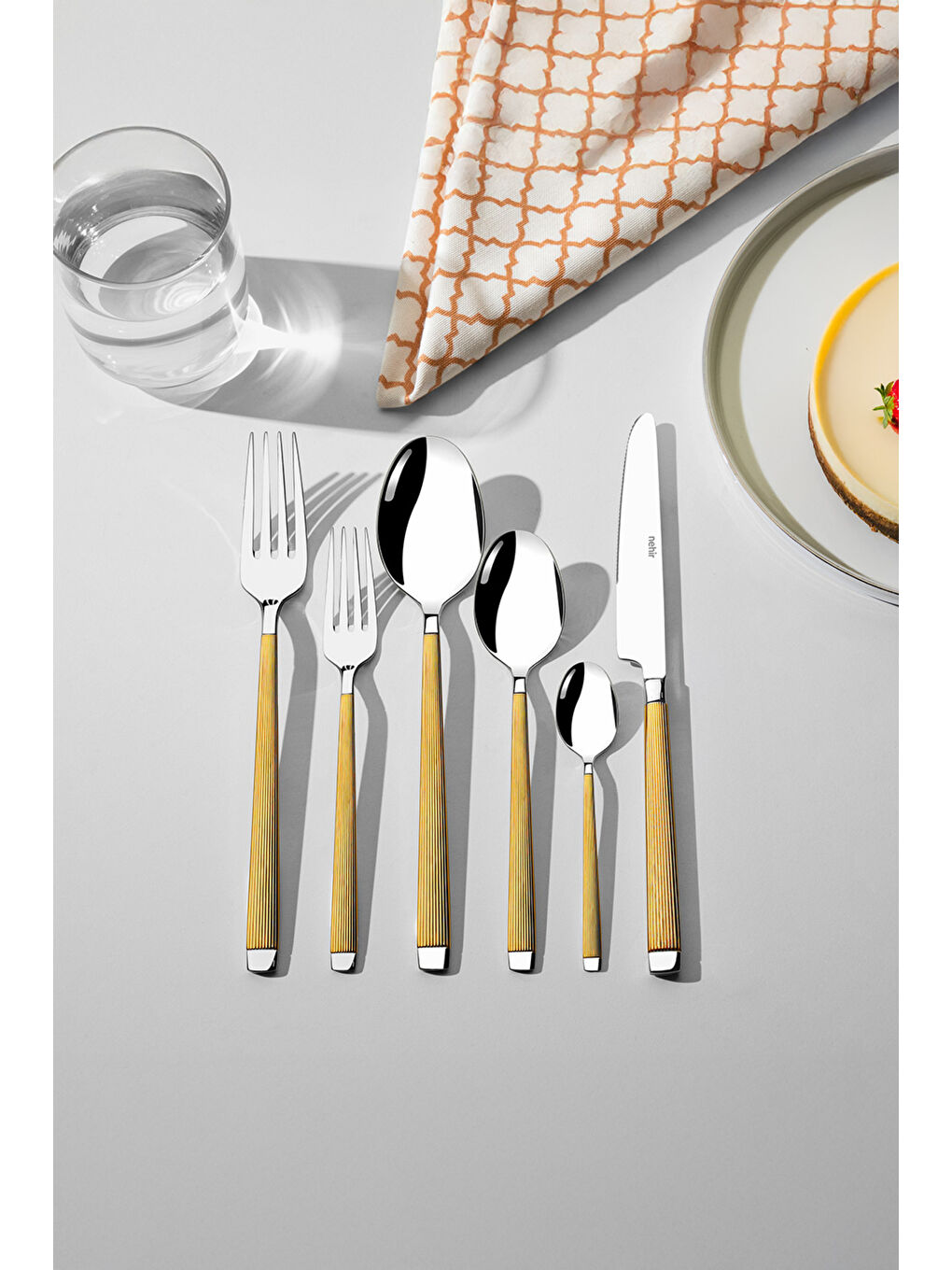 Sarı Maria Altın Saten 12 Kişilik 72 Parça Kutulu Çatal Kaşık Bıçak Takımı
