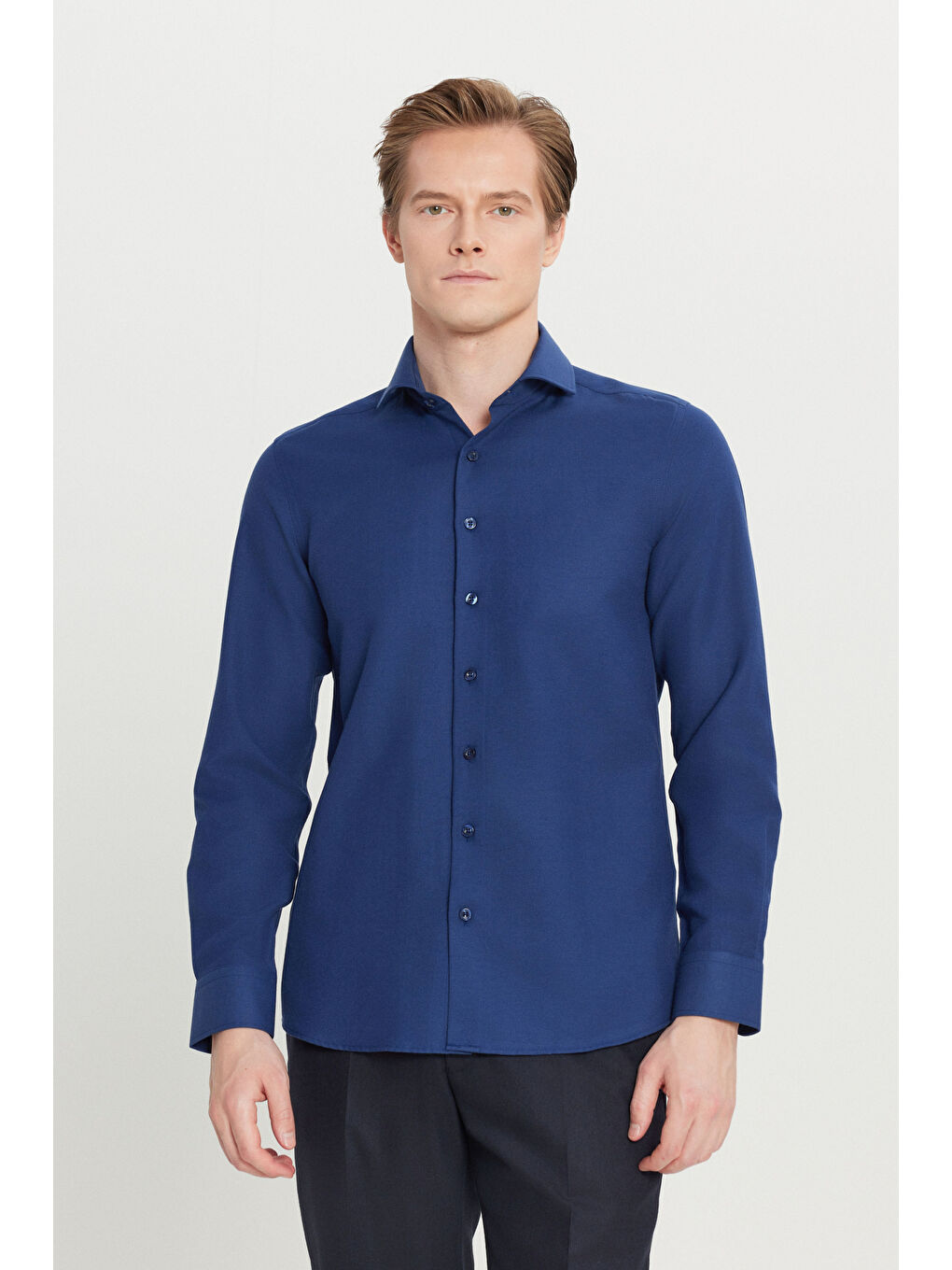 Erkek Lacivert Pamuklu Oxford Tailored Slim Fit Dar Kesim Küçük İtalyan Yaka Armürlü Gömlek-2
