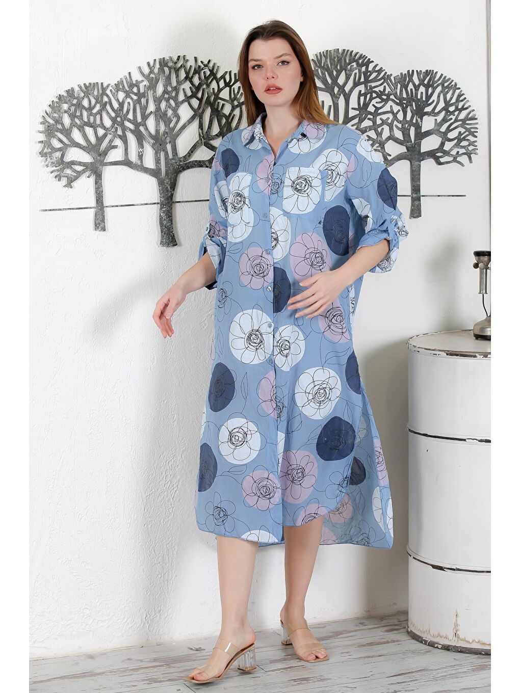 İtalyan Lavanta Mavisi Düğmeli Uzun Kollu Çiçekli Çift Cepli Casual Dokuma Yazlık Elbise