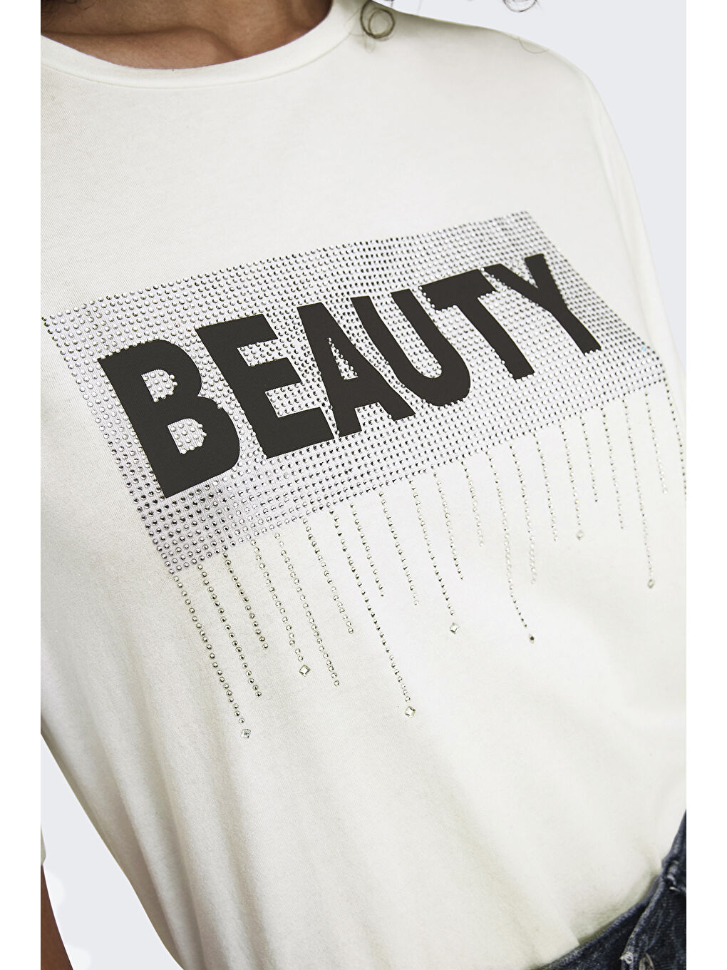 Beyaz Onlsanni Taşlı Pamuklu Regular Fit Bisiklet Yaka T Shirt 15346650-4