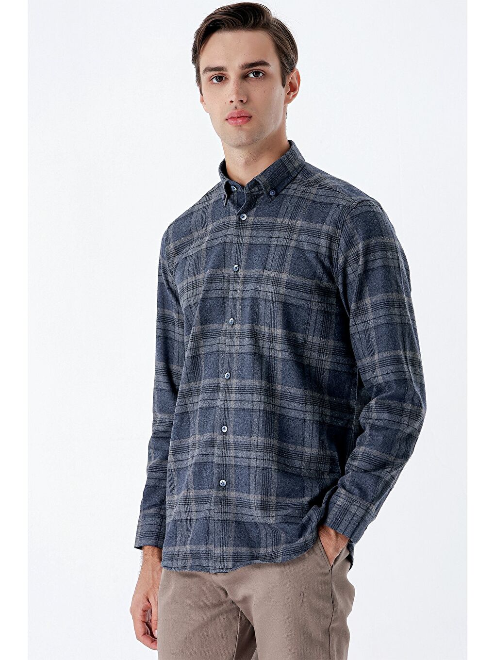 Koyu Lacivert Uzun Kollu Ekoseli Gabardin Cepli Garnili Casual Comfort Fit Gömlek 1004235111