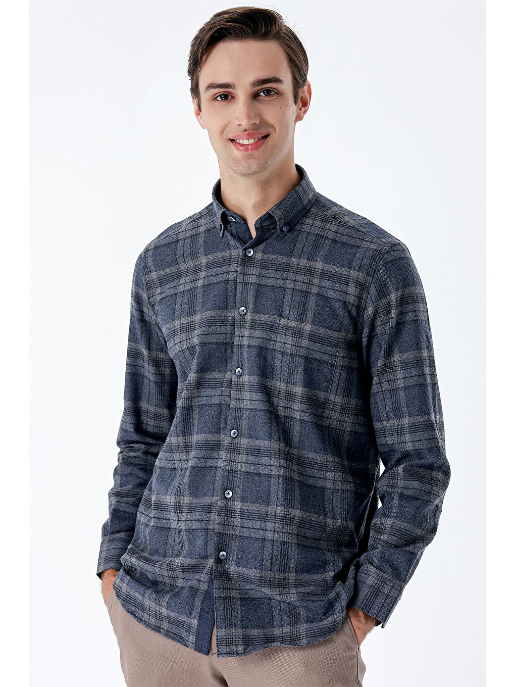 Koyu Lacivert Uzun Kollu Ekoseli Gabardin Cepli Garnili Casual Comfort Fit Gömlek 1004235111-1