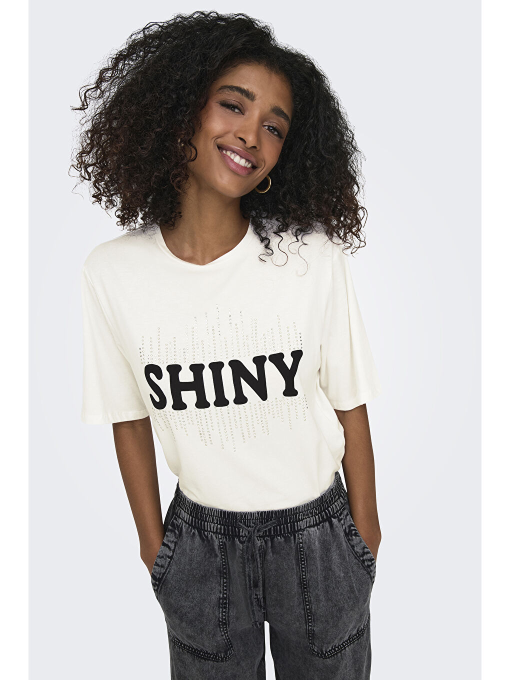 Beyaz Onlsanni Taşlı Pamuklu Regular Fit Bisiklet Yaka T Shirt 15346650-2