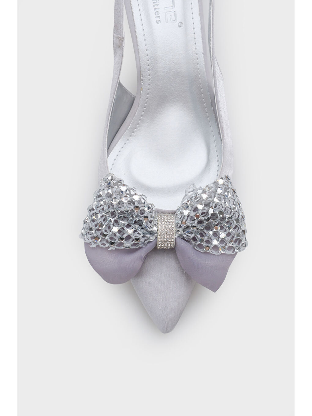 Gri Nikolia Taşlı Fiyonklu Sivri Burunlu Saten Orta Topuklu Kadın Ayakkabı-3