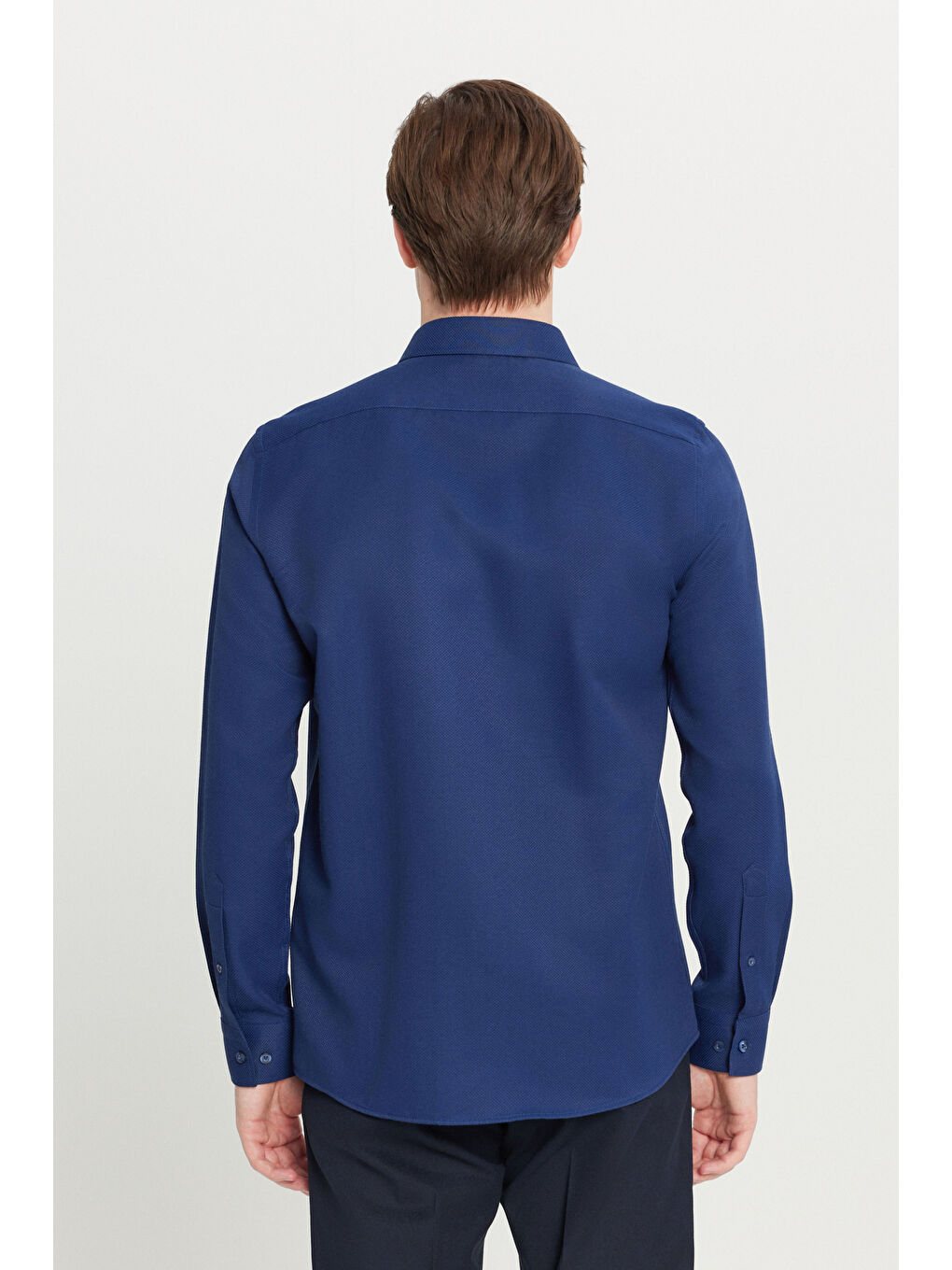 Erkek Lacivert Pamuklu Tailored Slim Fit Dar Kesim Küçük İtalyan Yaka Armürlü Gömlek-4