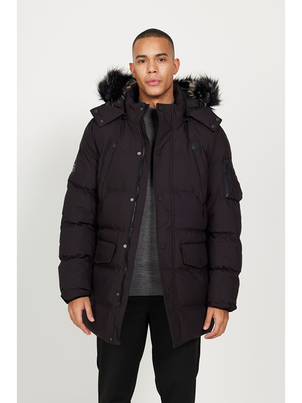 Erkek Siyah Standart Fit Normal Kesim Kapüşonlu Desenli Kaban