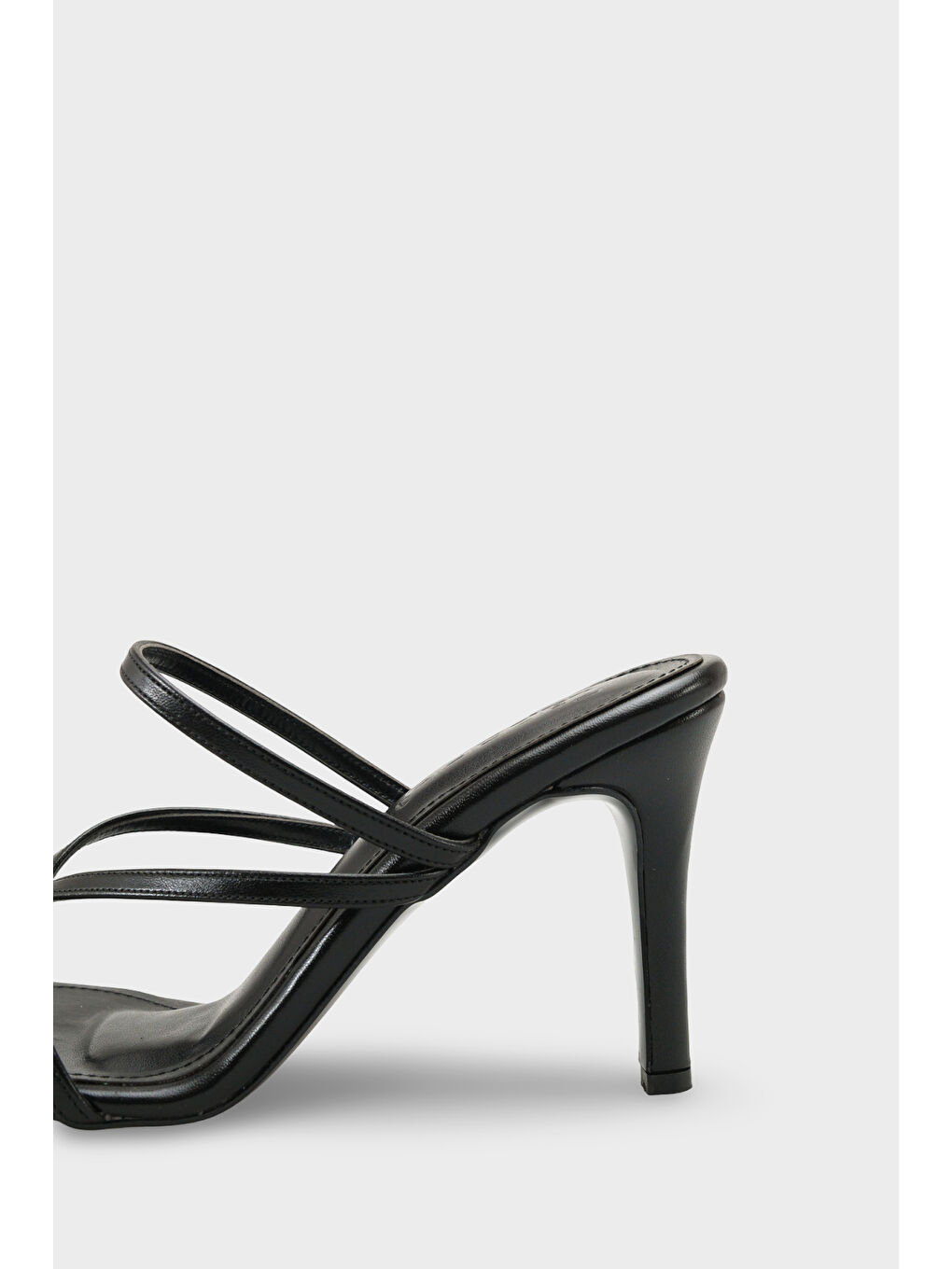 Siyah Vinnie Yuvarlak Burunlu Orta Topuklu Parmak Arası Kadın Terlik-4