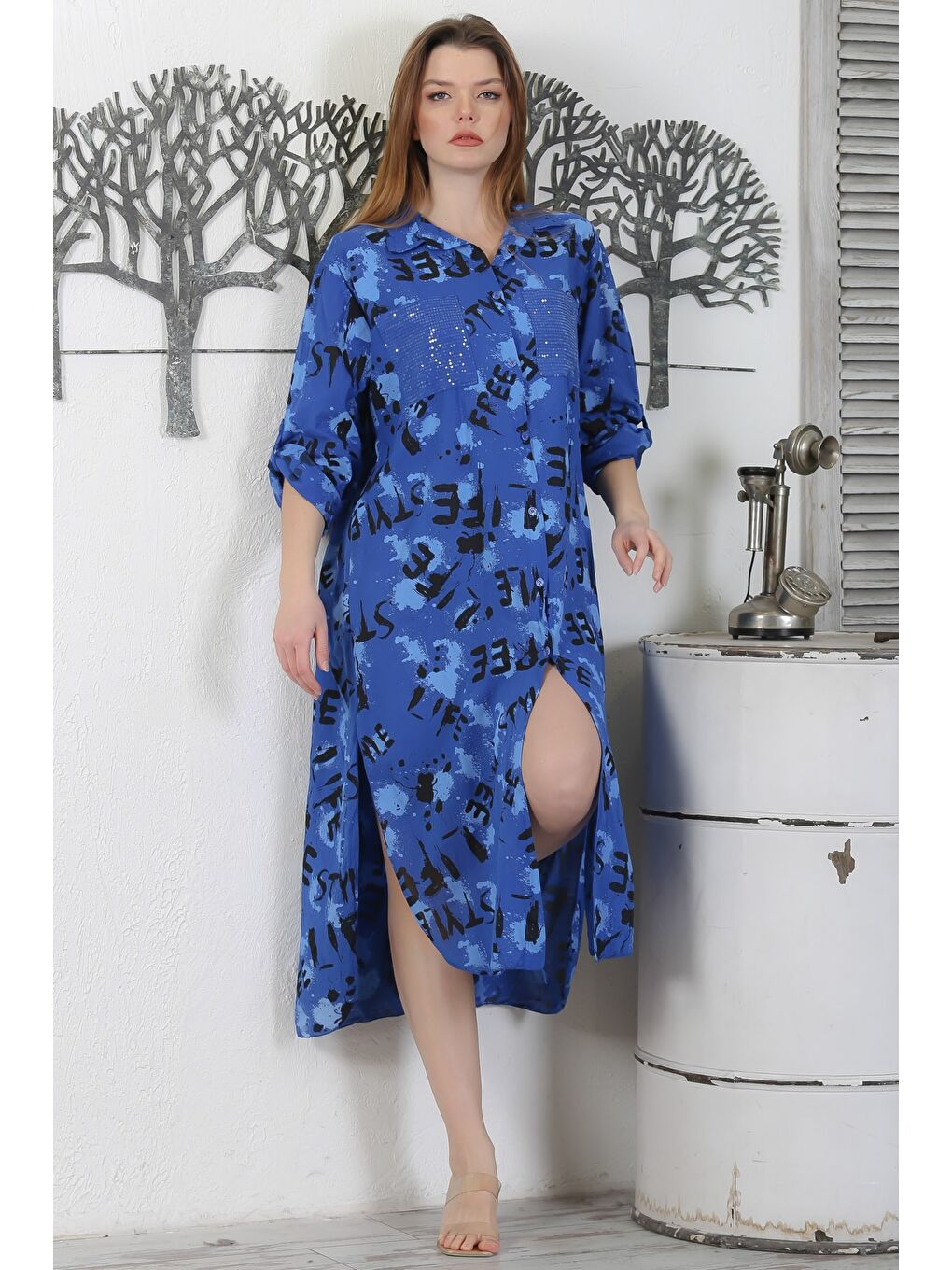 İtalyan Lacivert Düğmeli Uzun Kollu Desenli Çift Cepli Pul Payetli Dokuma Yazlık Elbise 130 65