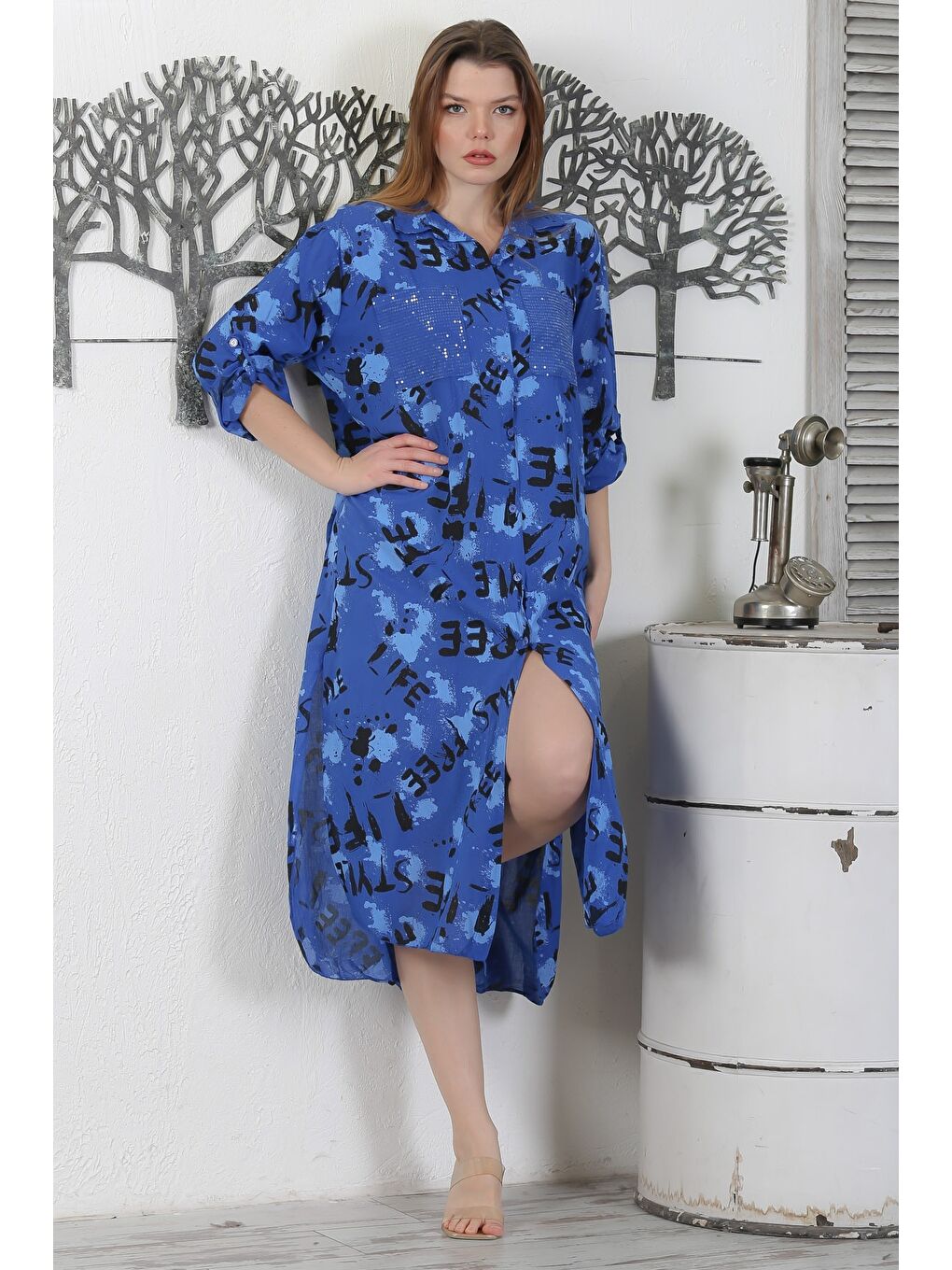 İtalyan Lacivert Düğmeli Uzun Kollu Desenli Çift Cepli Pul Payetli Dokuma Yazlık Elbise 130 65-5