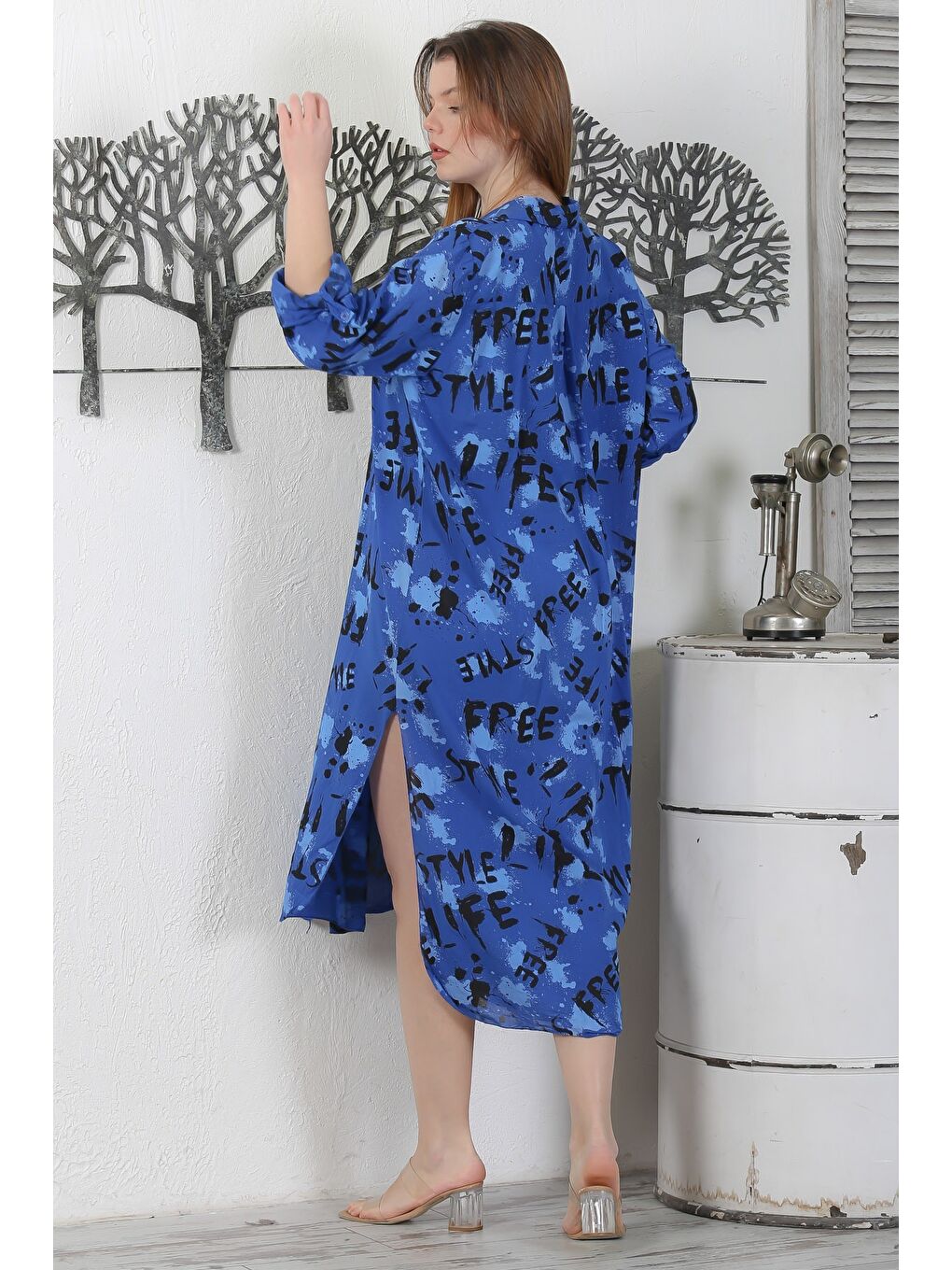 İtalyan Lacivert Düğmeli Uzun Kollu Desenli Çift Cepli Pul Payetli Dokuma Yazlık Elbise 130 65-7