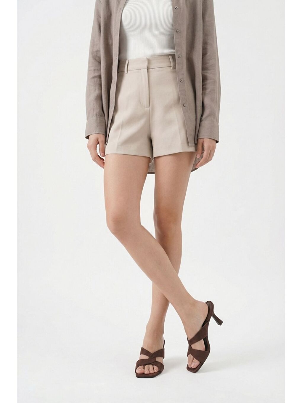 Beyaz Sissy Hakiki Deri Astarlı Küt Burunlu Çapraz Bantlı Orta Topuklu Kadın Terlik-2