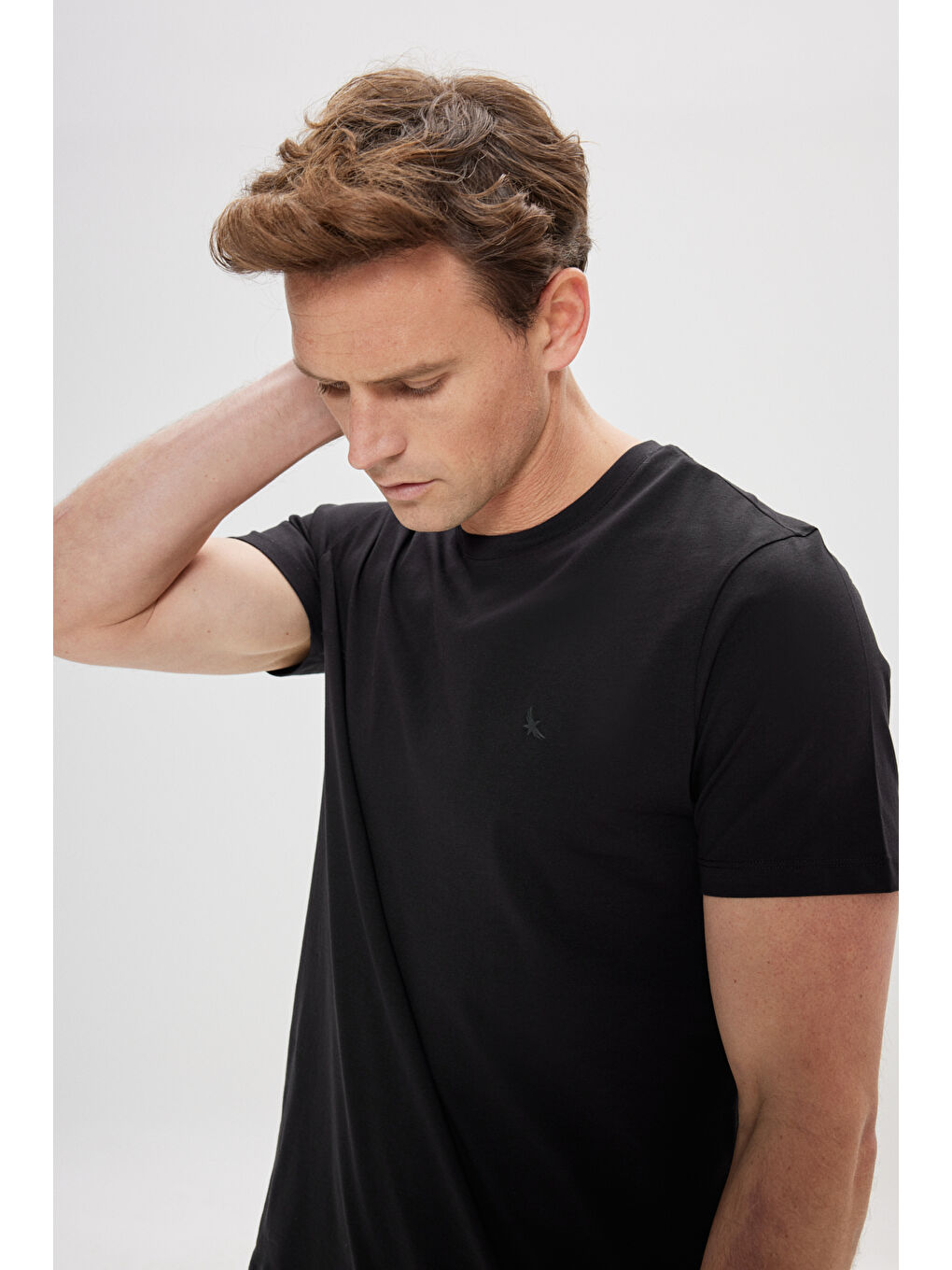 Erkek Siyah Slim Fit Dar Kesim Bisiklet Yaka Pamuklu Tişört-3