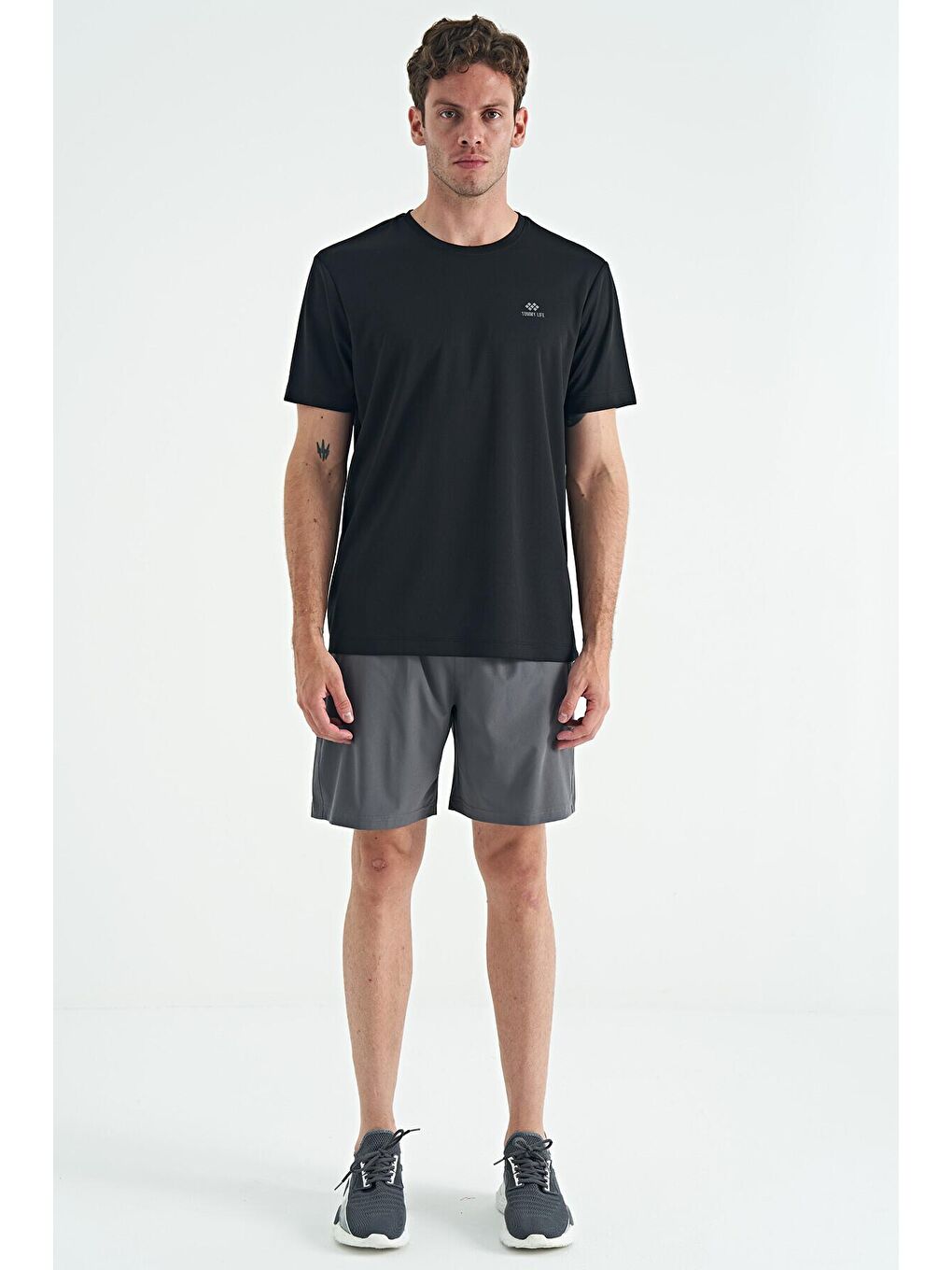 Siyah O Yaka Standart Kalıp Logo Desenli Aktif Spor Erkek Tişört  - 88255-2