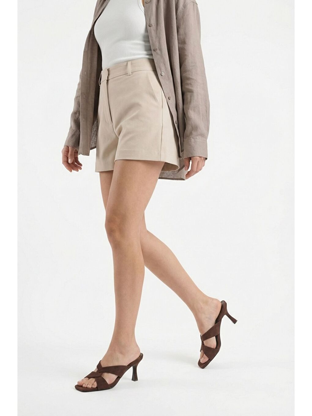 Beyaz Sissy Hakiki Deri Astarlı Küt Burunlu Çapraz Bantlı Orta Topuklu Kadın Terlik-7