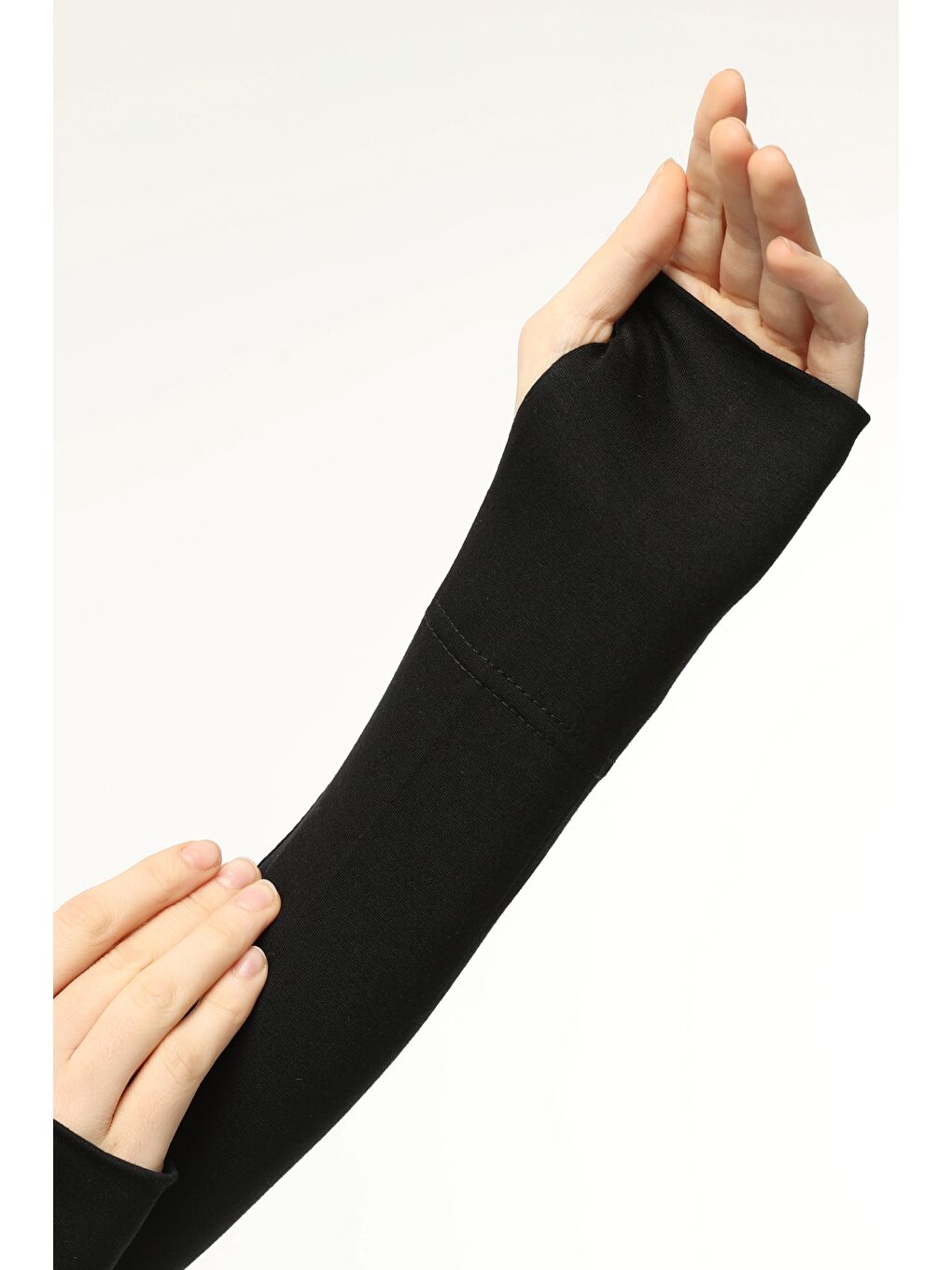 Siyah Kesik Parmak Geçmeli Penye Tesettür Kolluk-2