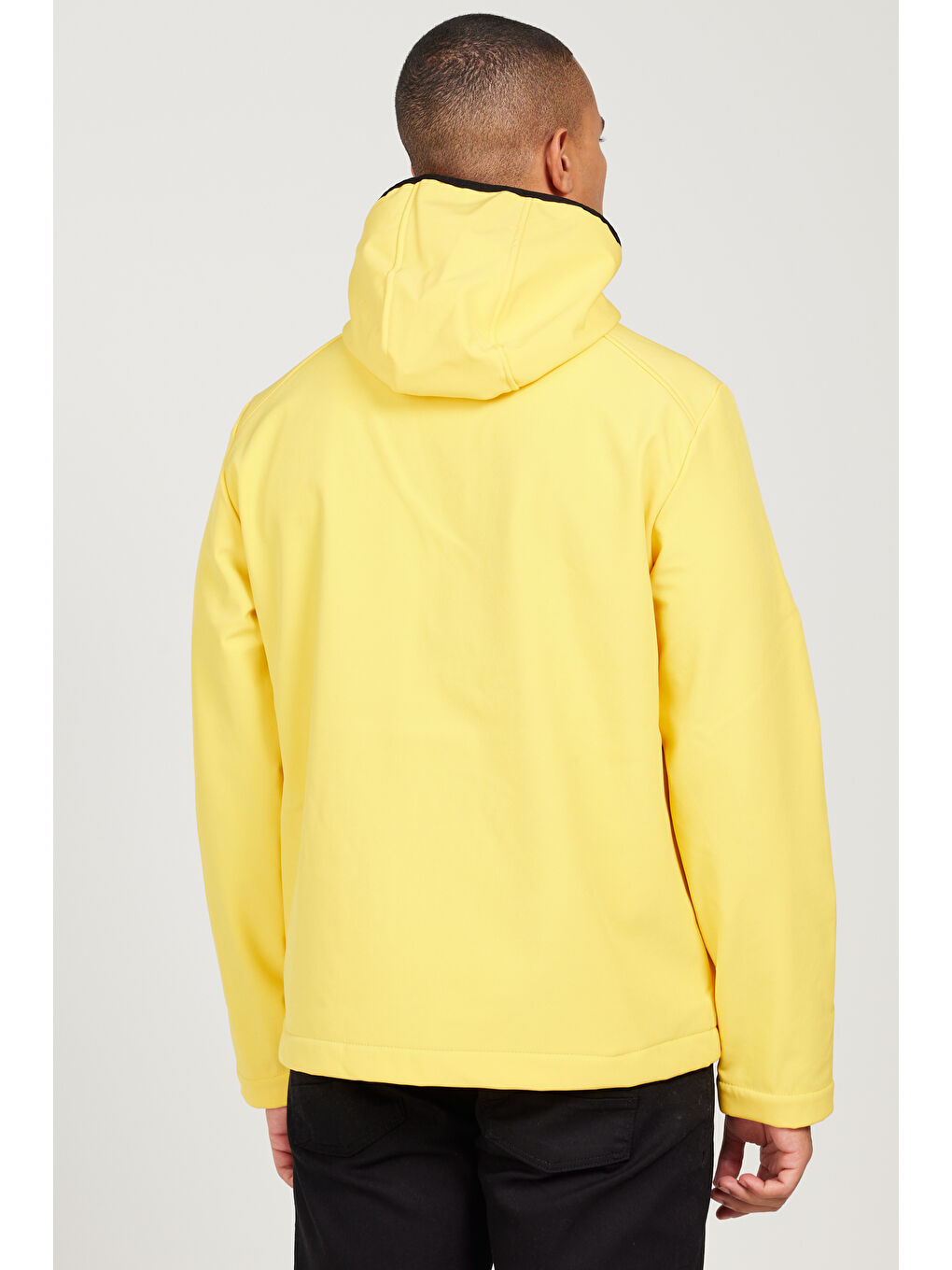 Erkek Sarı Standart Fit Normal Kesim Dik Yaka Softshell Kapüşonlu Mont-7