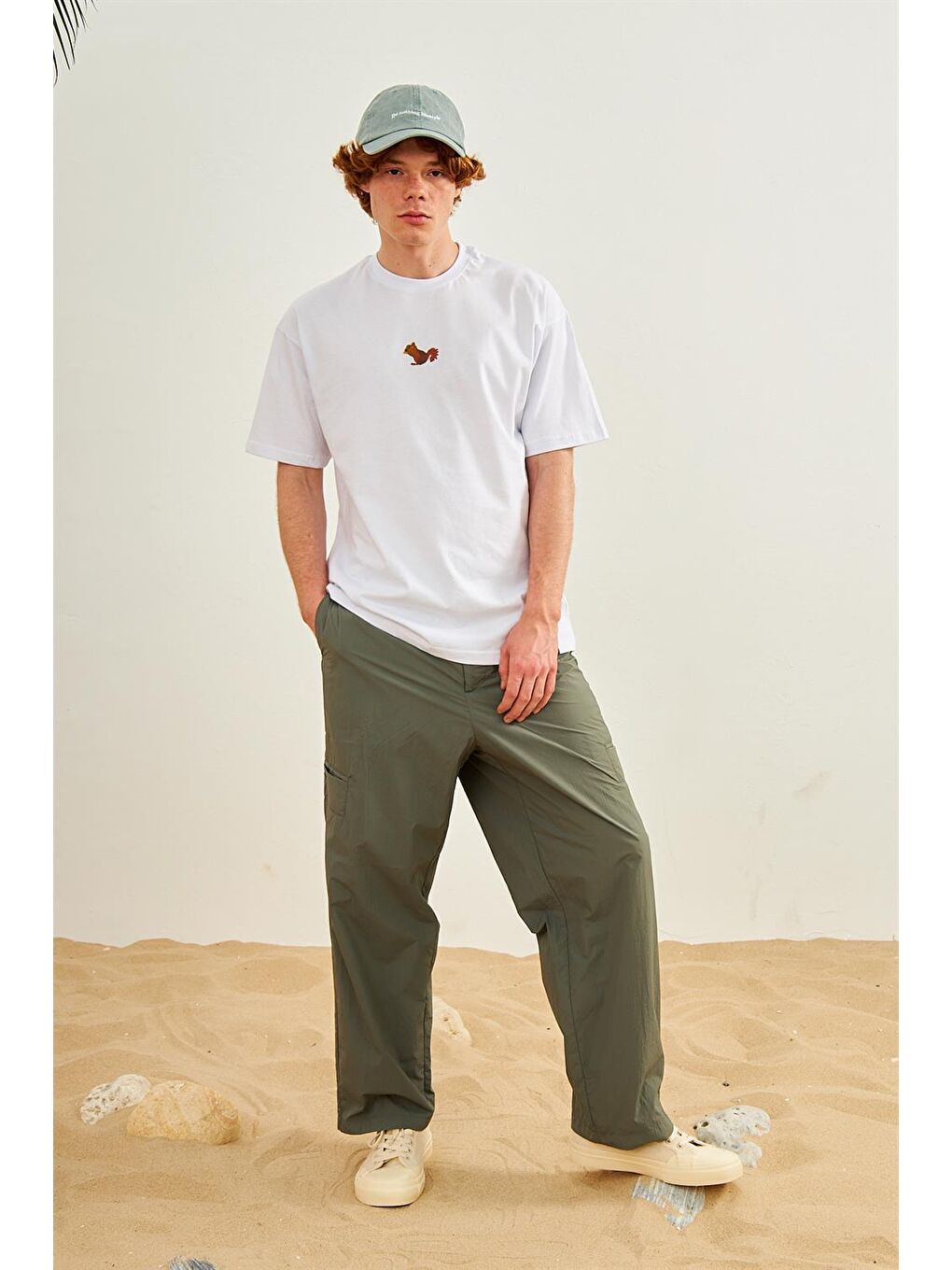 Erkek Sincap Nakışlı Oversize Tişört Beyaz-1