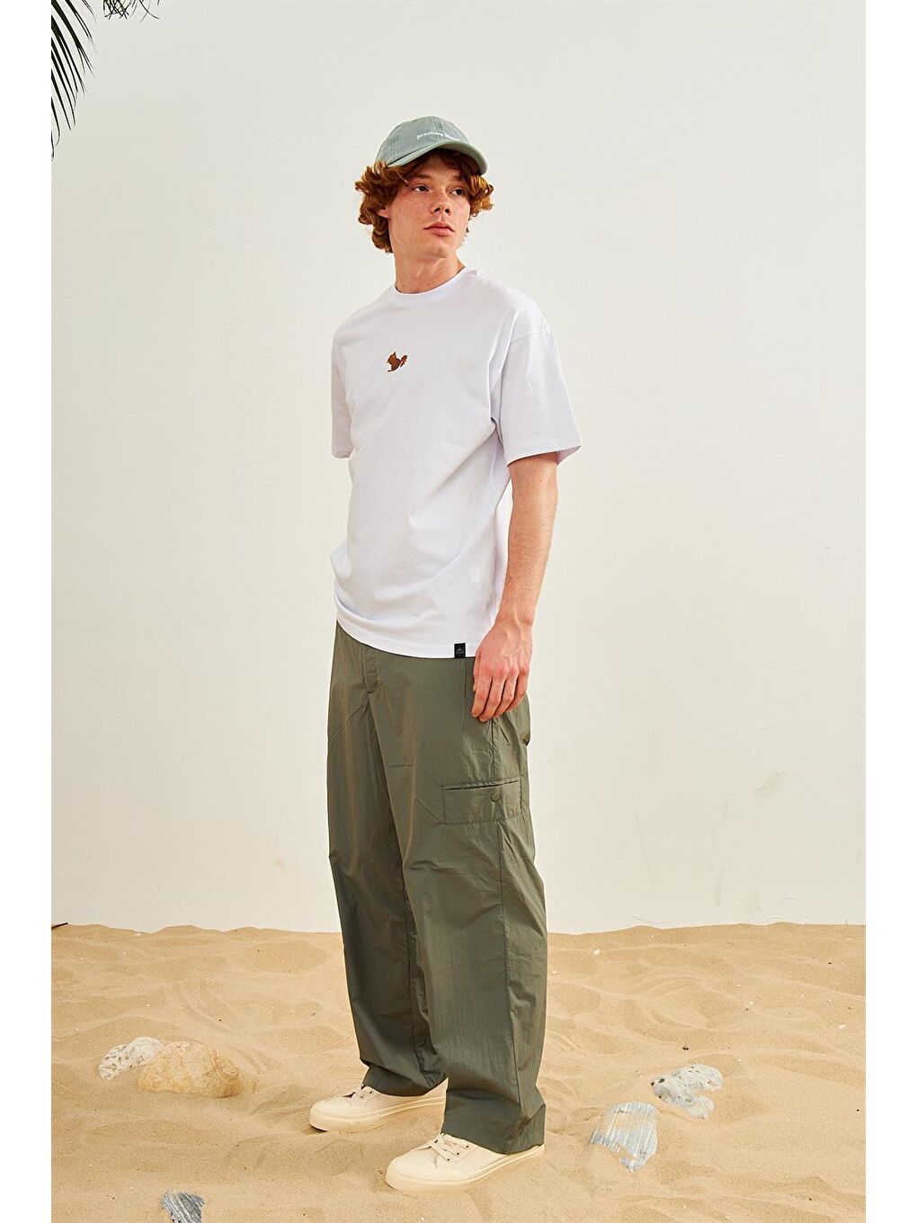 Erkek Sincap Nakışlı Oversize Tişört Beyaz-2