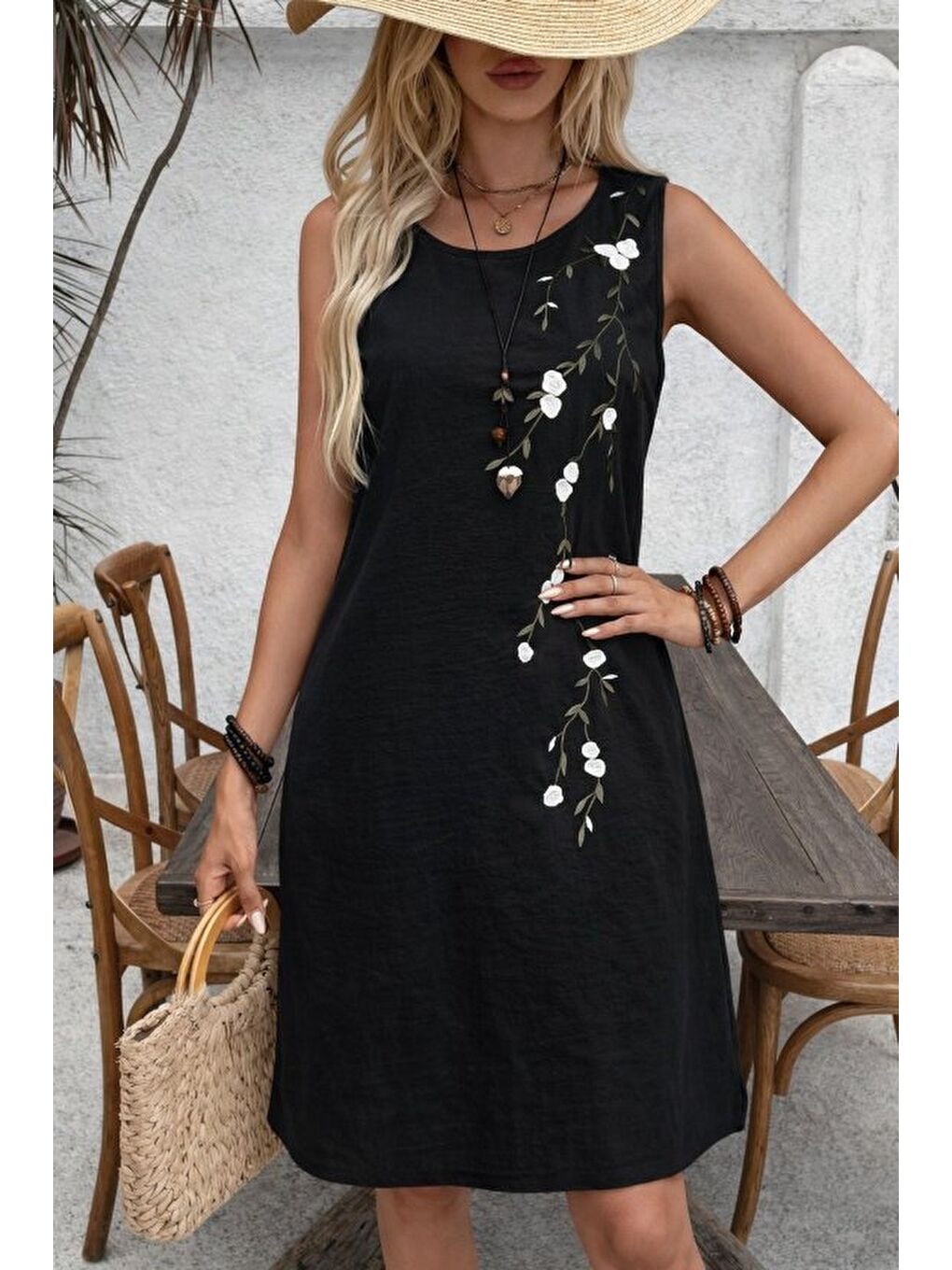 Siyah Kadın Askılı Yuvarlak Yakalı çiçek Desenli Kısa Elbise