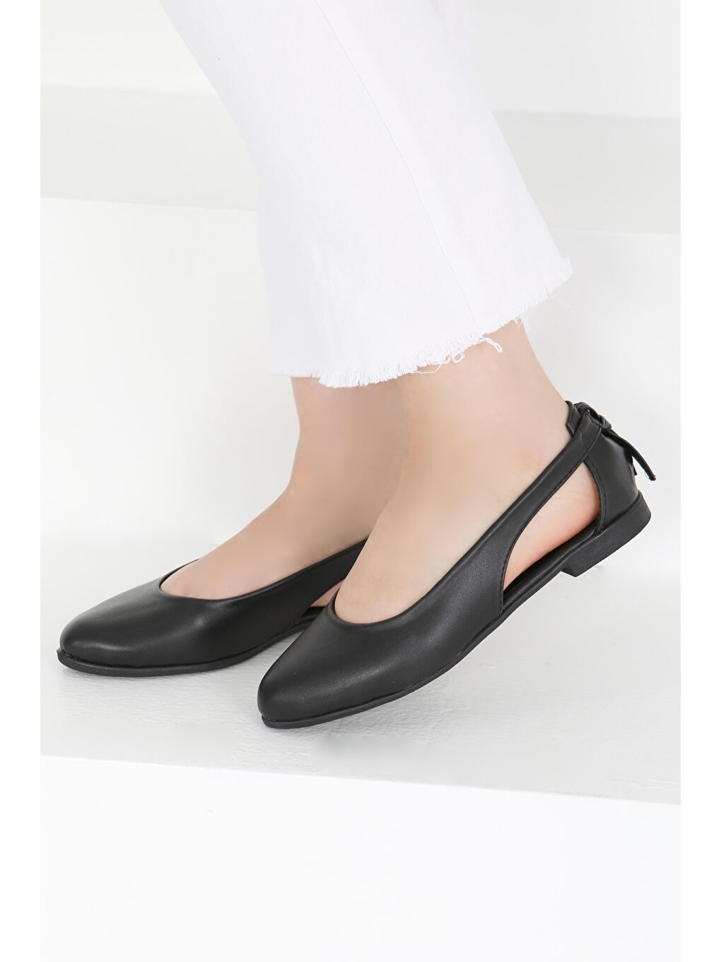 Kadın Siyah Arkası Fiyonk Babet - 27415