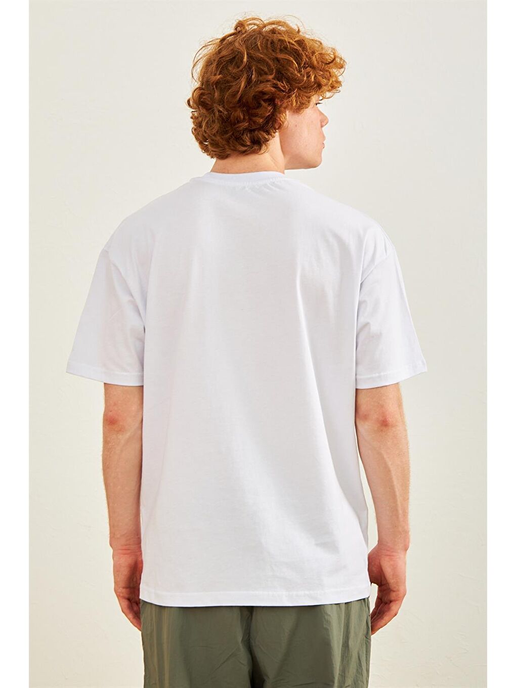 Erkek Sincap Nakışlı Oversize Tişört Beyaz-4