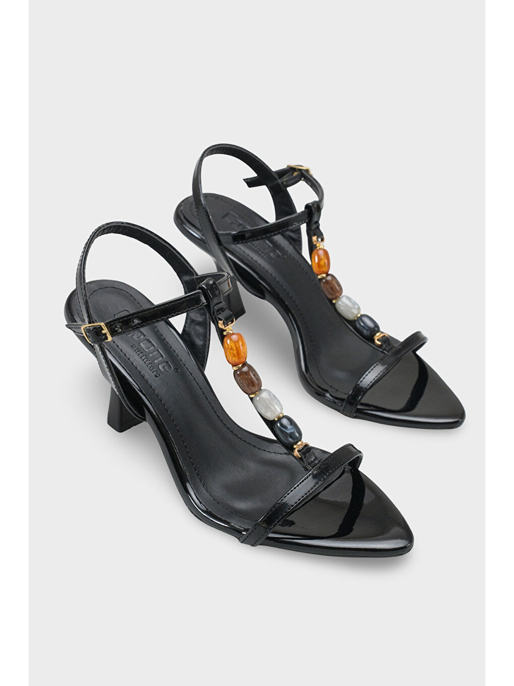 Siyah Cassy Sivri Burunlu Taşlı Bilekten Bantlı Orta Topuklu Kadın Ayakkabı-1