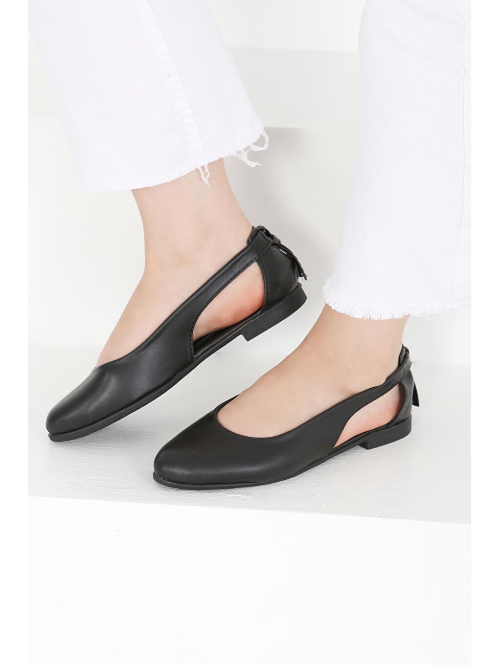 Kadın Siyah Arkası Fiyonk Babet - 27415-1