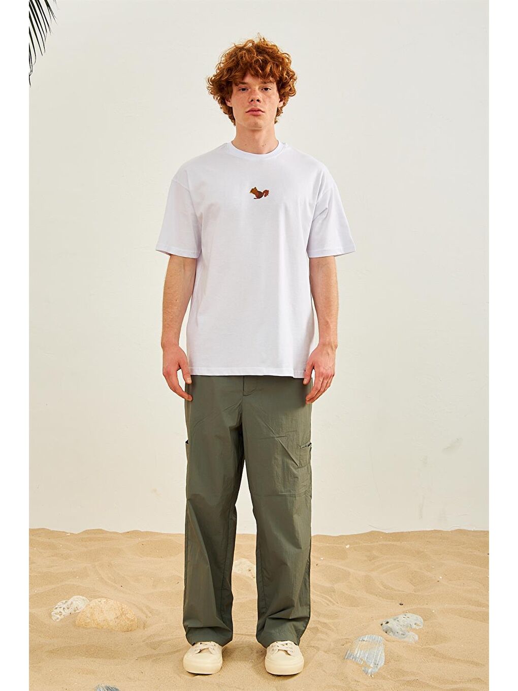 Erkek Sincap Nakışlı Oversize Tişört Beyaz-5