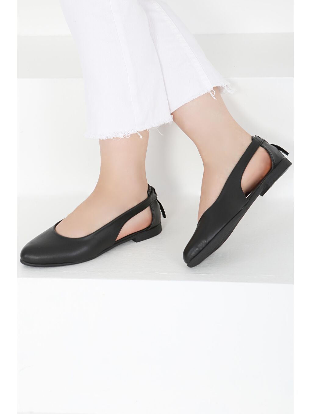 Kadın Siyah Arkası Fiyonk Babet - 27415-2