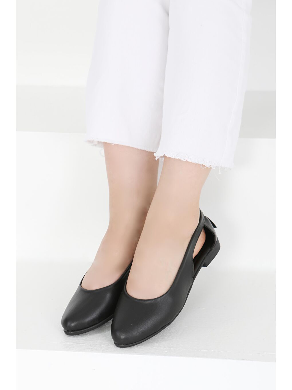 Kadın Siyah Arkası Fiyonk Babet - 27415-3