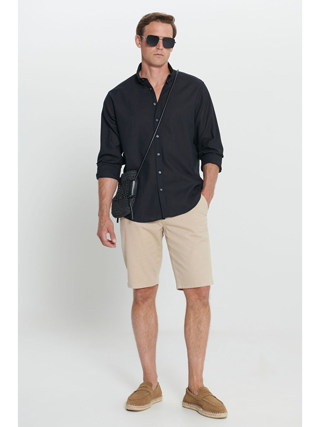 Erkek Siyah Comfort Fit Rahat Kesim Düğmeli Yaka Keten Gömlek-1