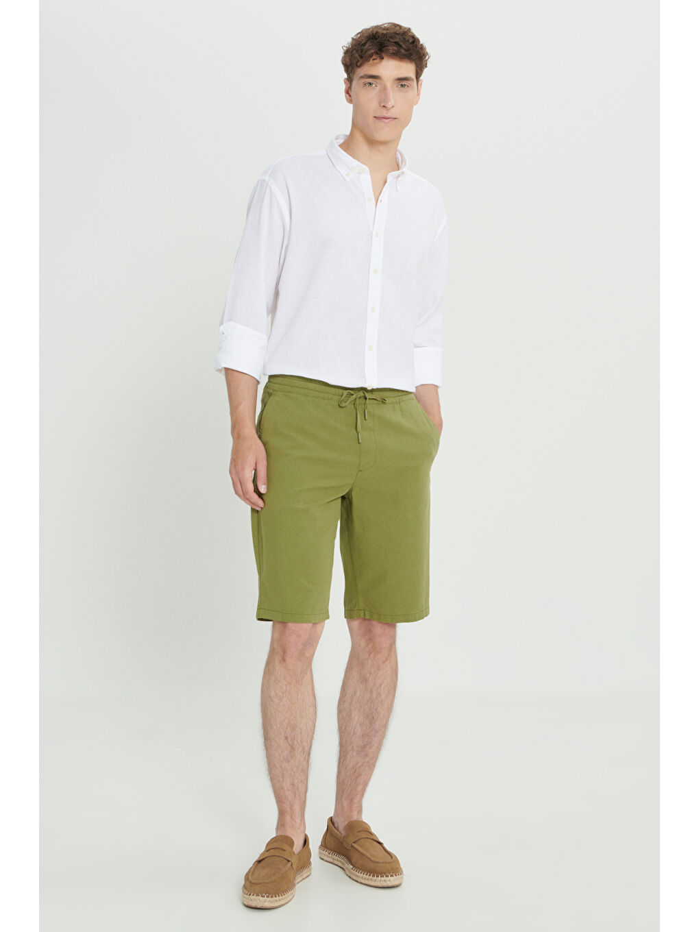 Erkek Haki Comfort Fit Rahat Kesim Yan Cepli Keten Şort-3