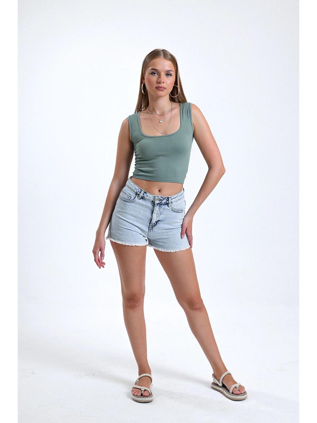 Yeşil Kare Yaka Sırtı Kapalı Sıfır Kol Fitilli Crop Bluz