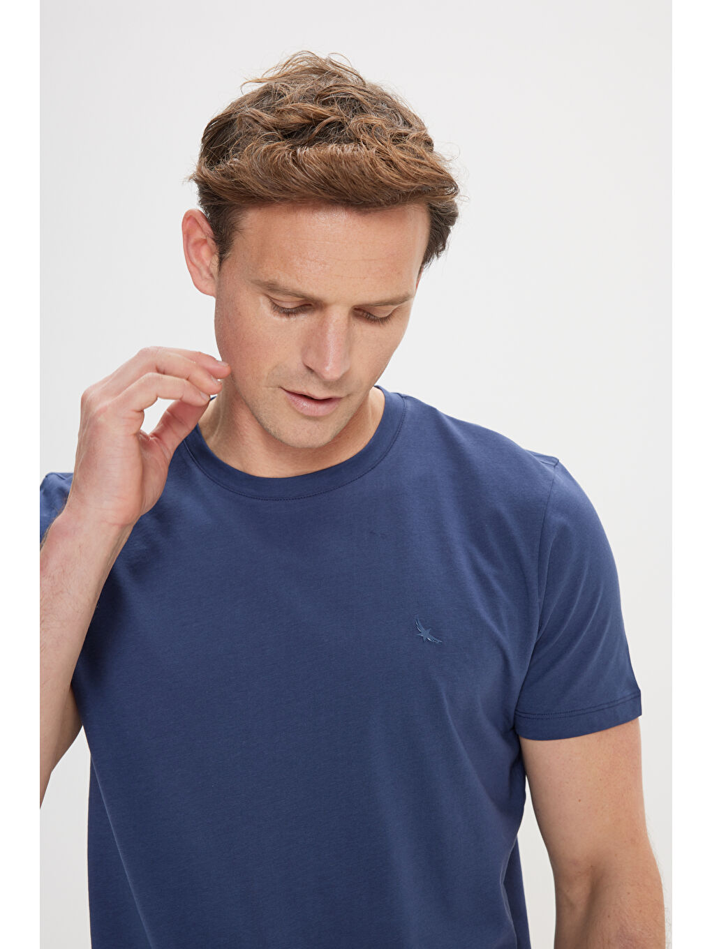 Erkek Lacivert Slim Fit Dar Kesim Bisiklet Yaka Pamuklu Tişört-2