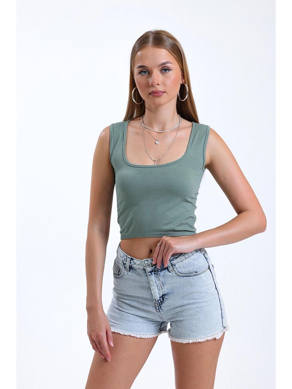 Yeşil Kare Yaka Sırtı Kapalı Sıfır Kol Fitilli Crop Bluz-2