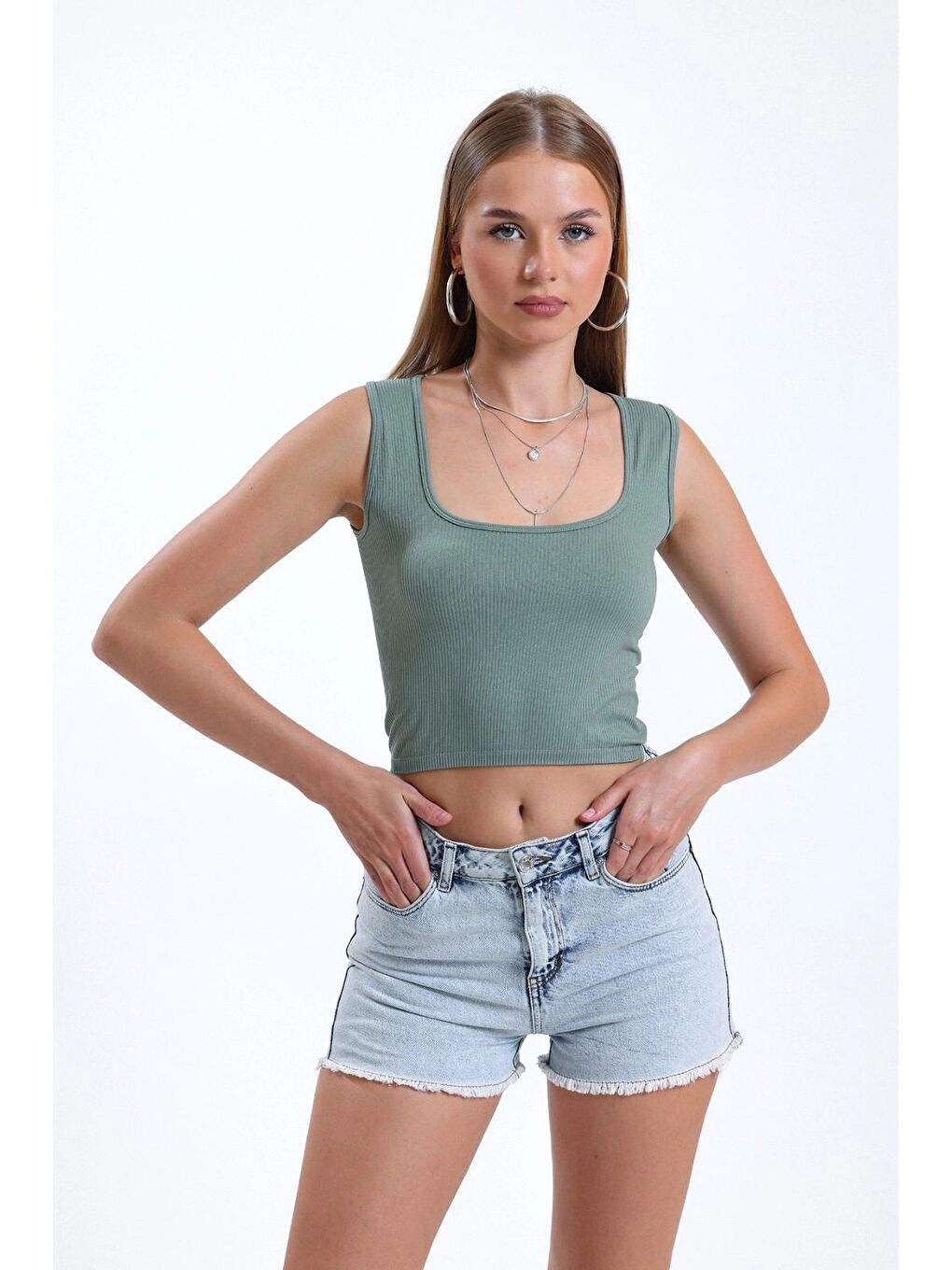 Yeşil Kare Yaka Sırtı Kapalı Sıfır Kol Fitilli Crop Bluz-3