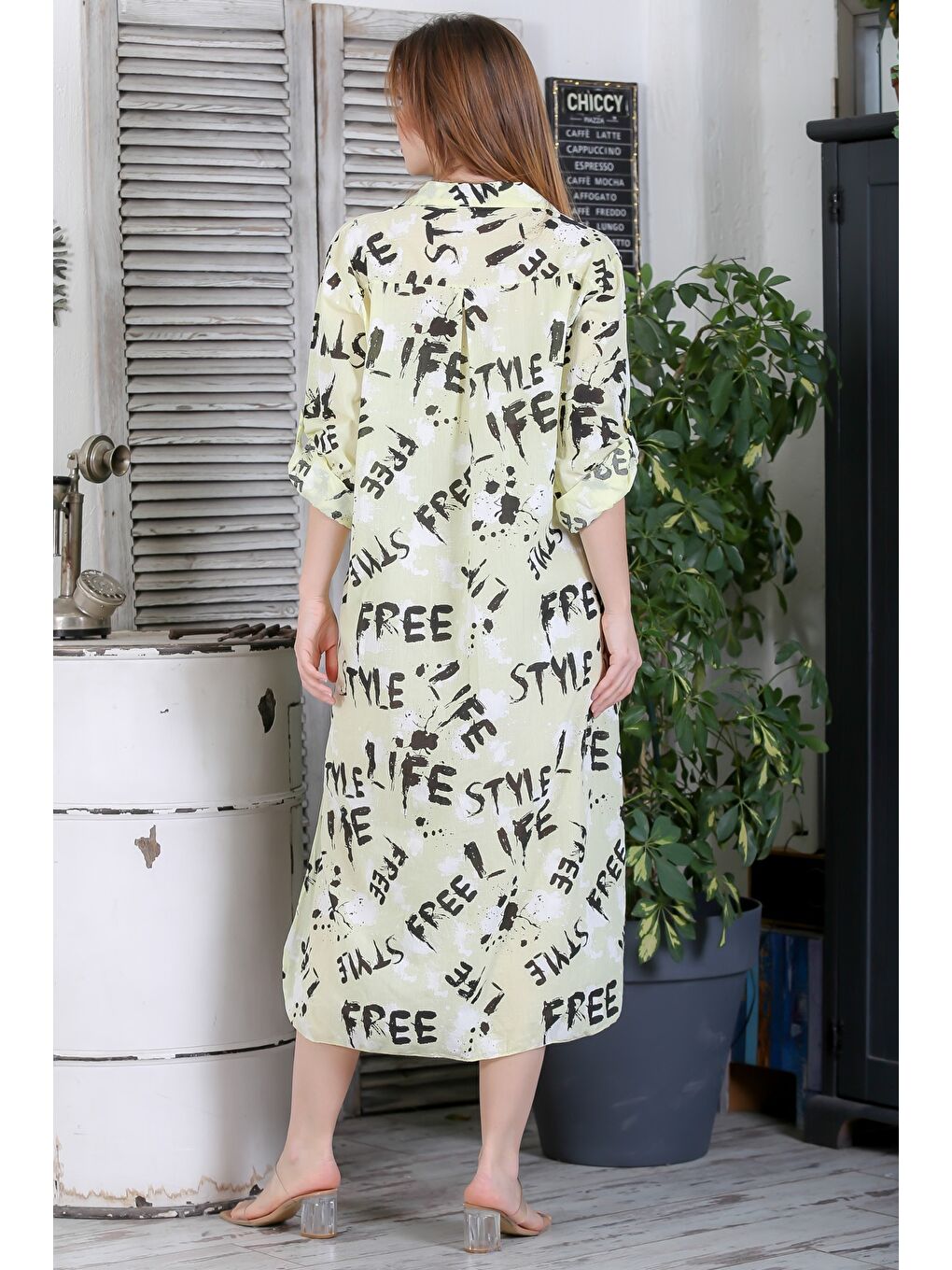 İtalyan Beyaz-Sarı Düğmeli Uzun Kollu Desenli Çift Cepli Pul Payetli Dokuma Yazlık Elbise 130 65-4