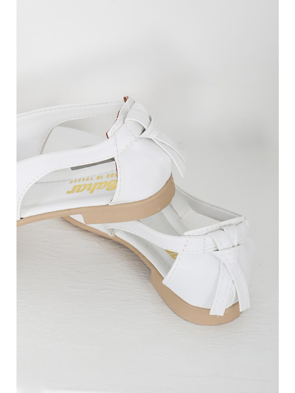 Kadın Beyaz Arkası Fiyonk Babet - 27415-4