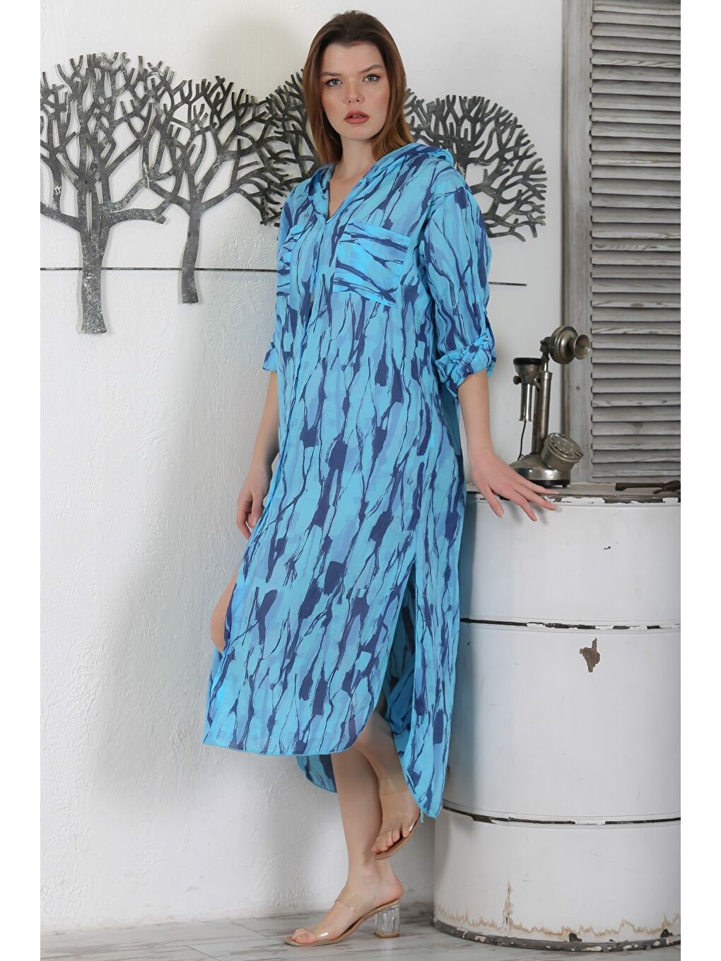 İtalyan Berrak Mavi Düğmeli Uzun Kollu Desenli Çift Cepli Kapüşonlu Dokuma Yazlık Elbise 130 65-4