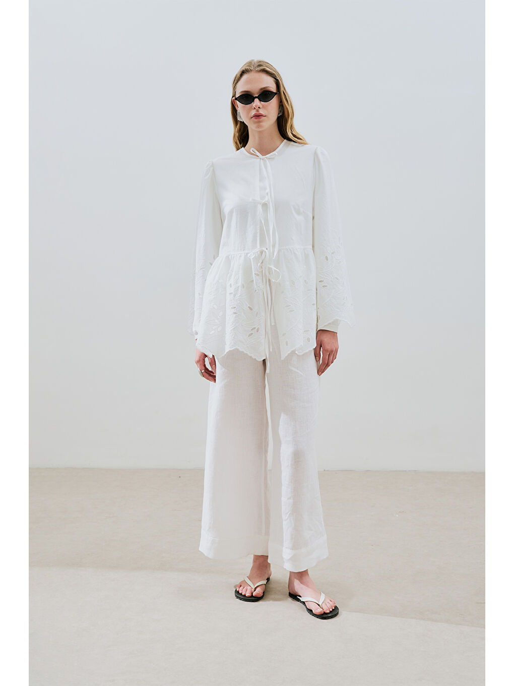 Bağlamalı Nakışlı Tunik Ekru