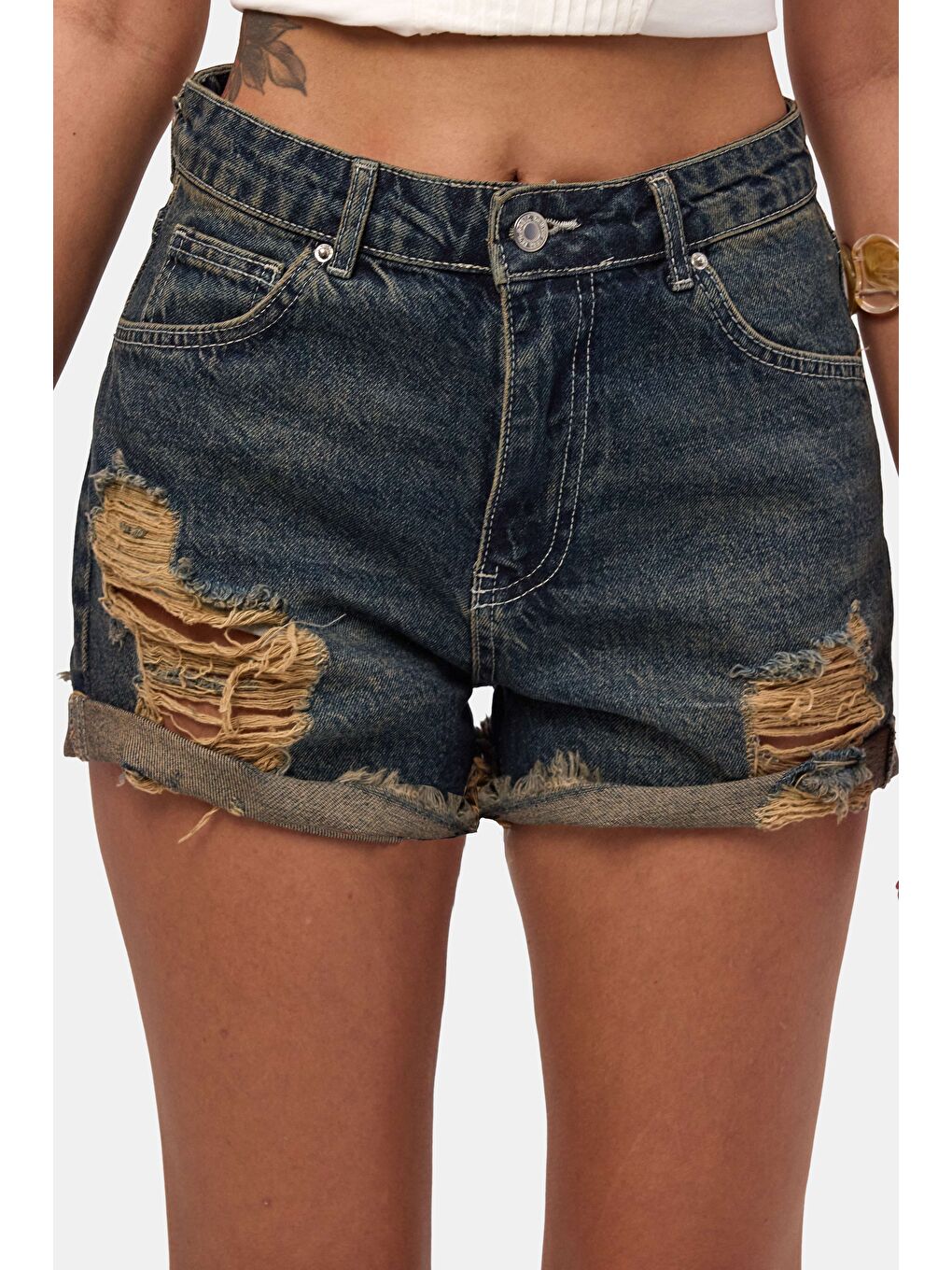 Mavi Kadın Koyu Jean 10s6 Mini Yırtık Detaylı Denim Şort