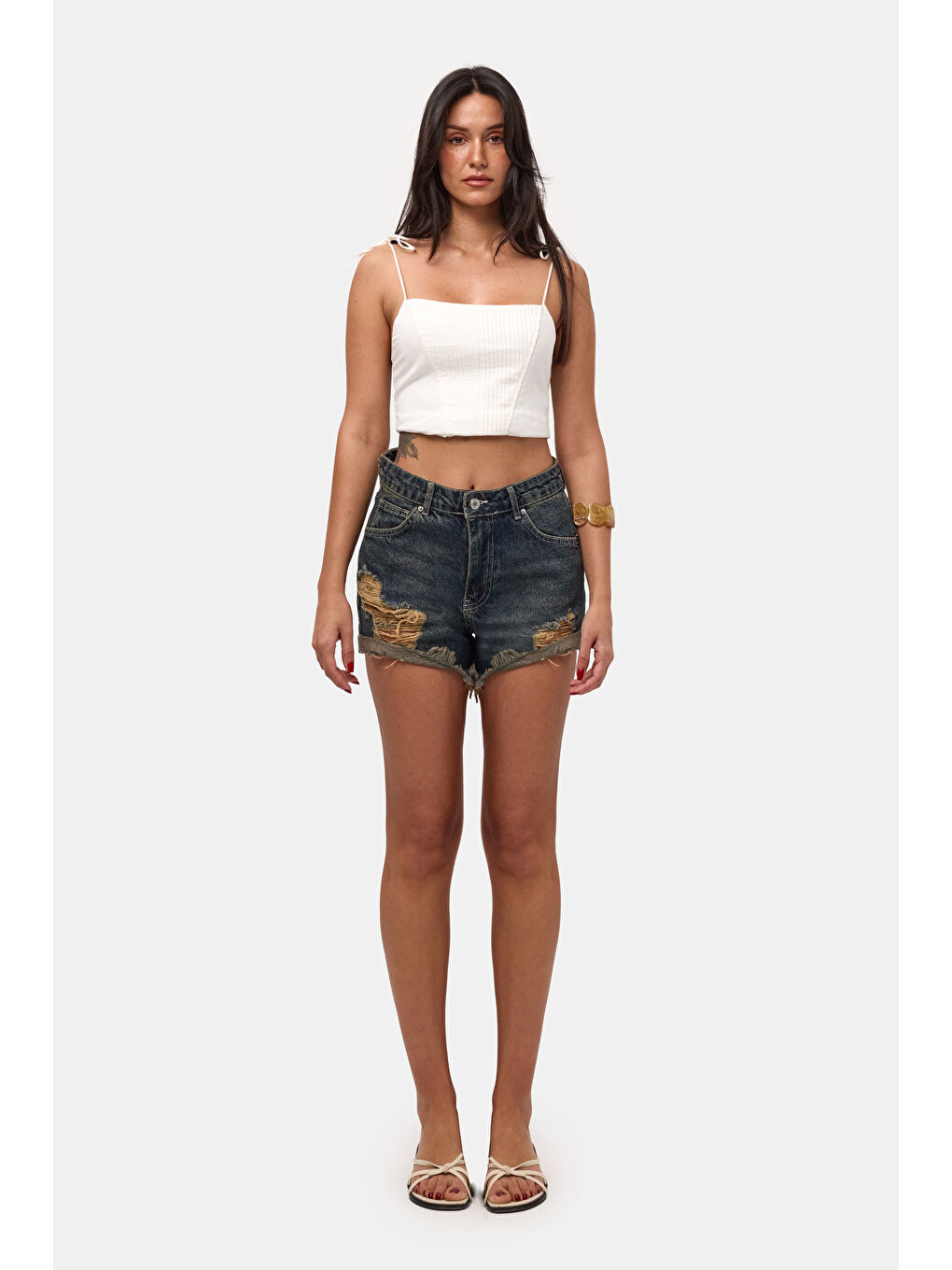 Mavi Kadın Koyu Jean 10s6 Mini Yırtık Detaylı Denim Şort-1